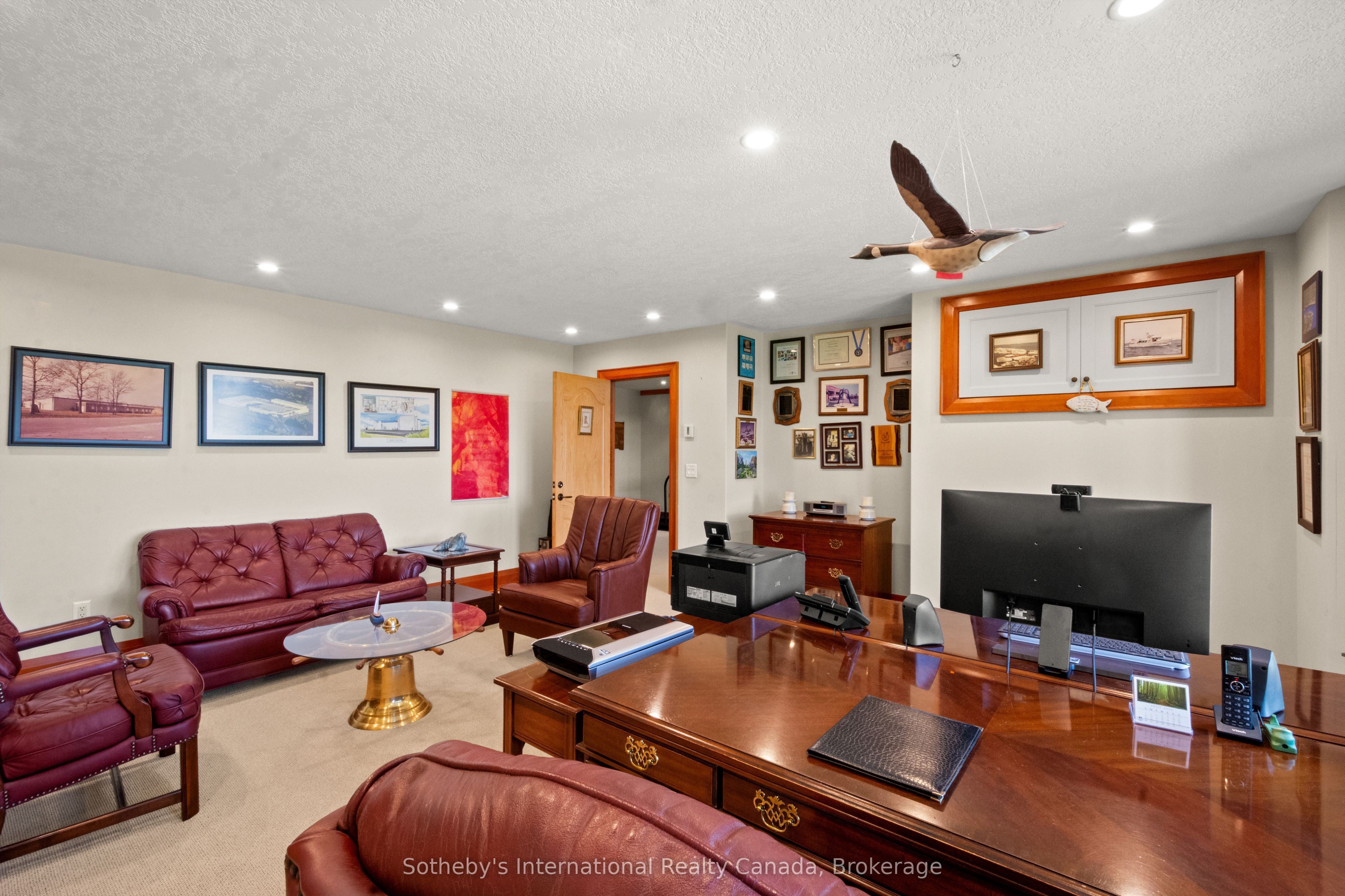 250 Gordon Drive Property Photo 34