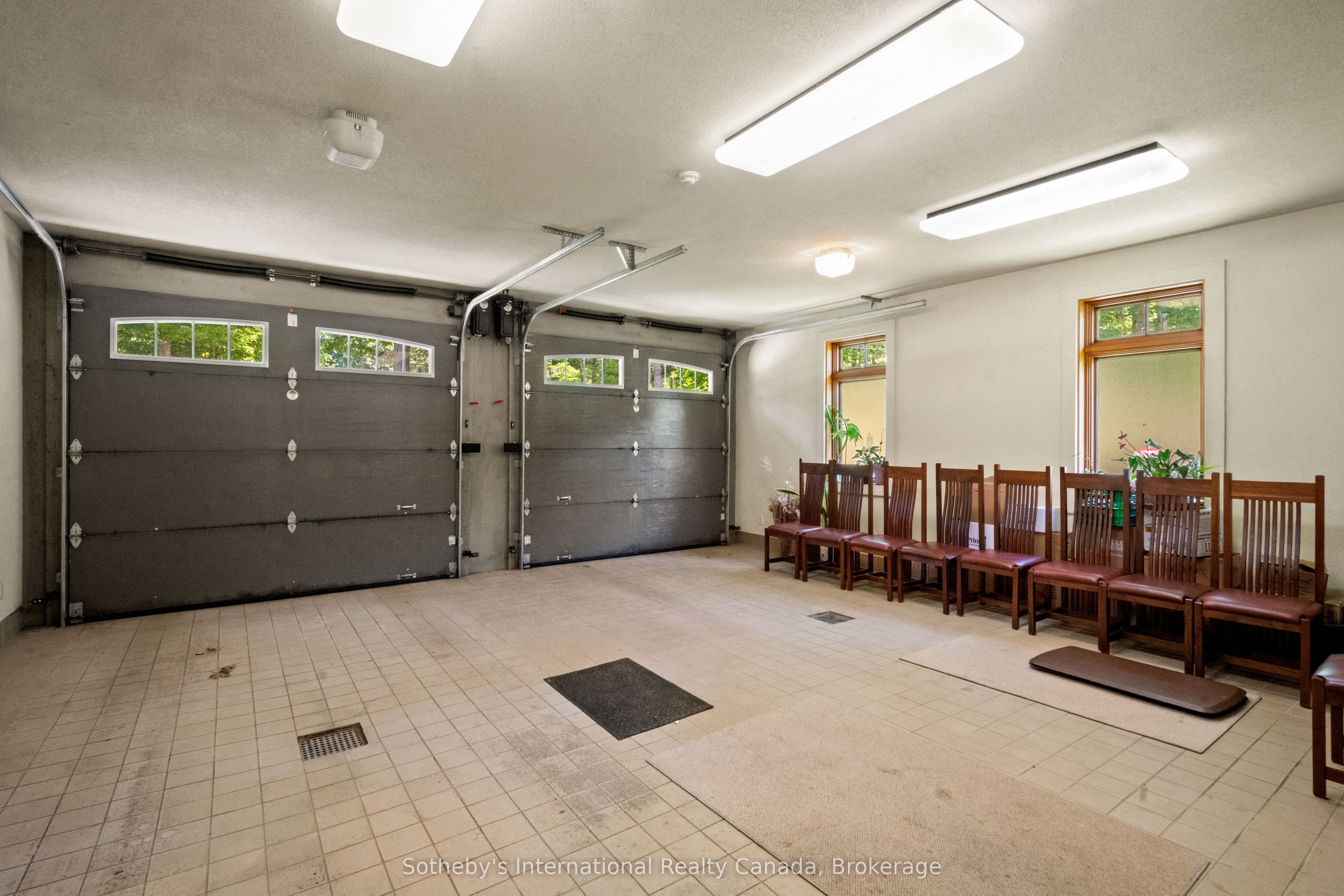250 Gordon Drive Property Photo 44