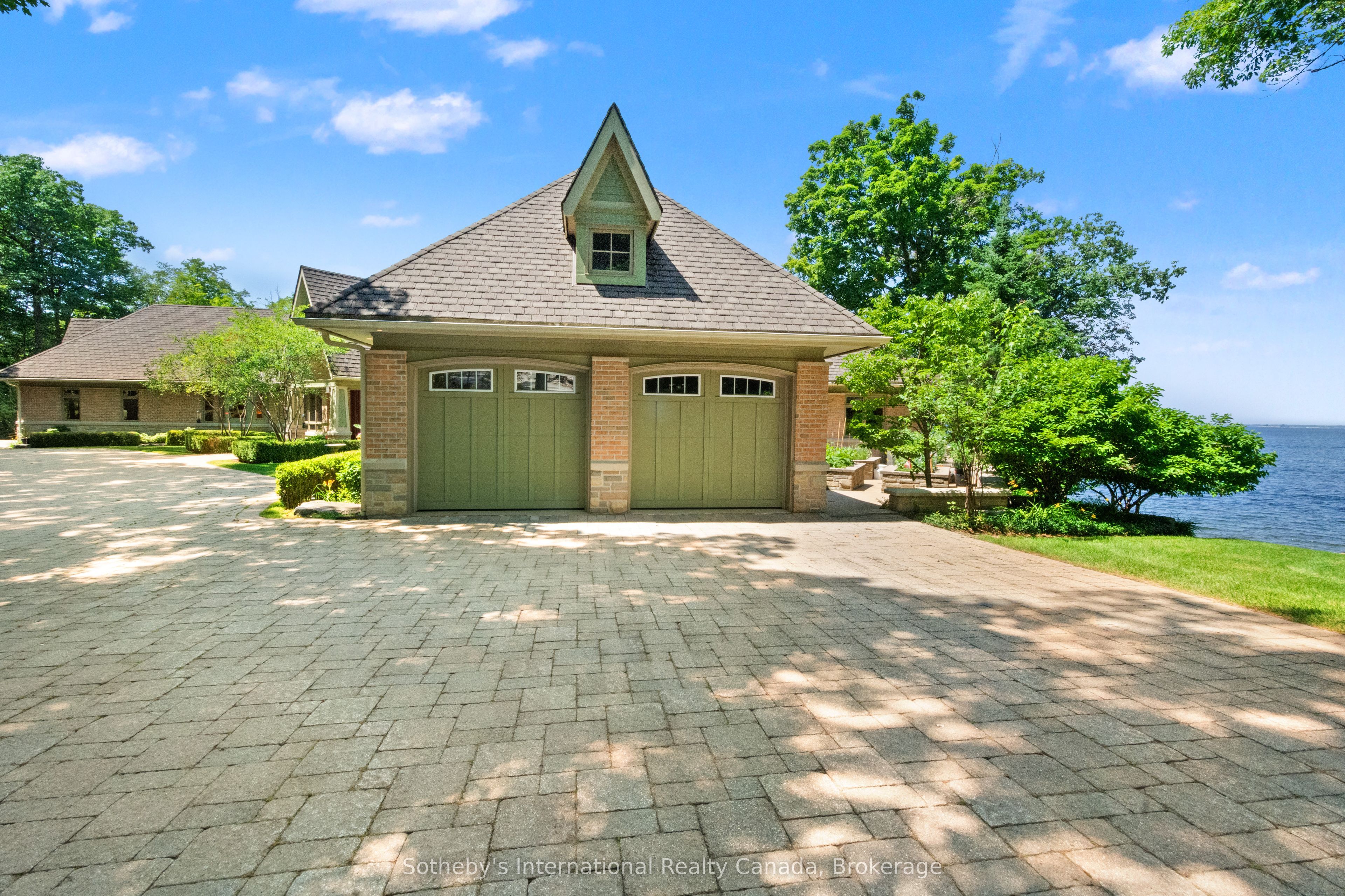 250 Gordon Drive Property Photo 45