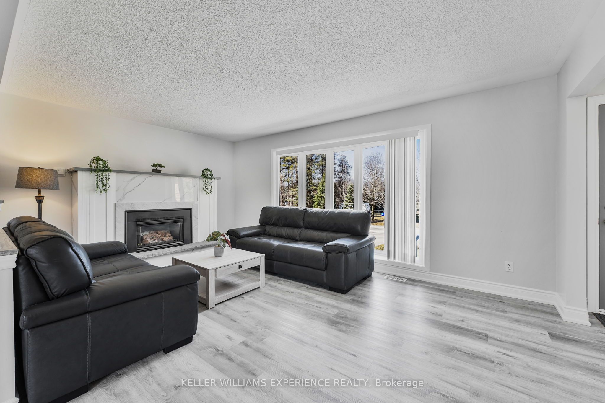 25 Lamers Crescent Property Photo 6