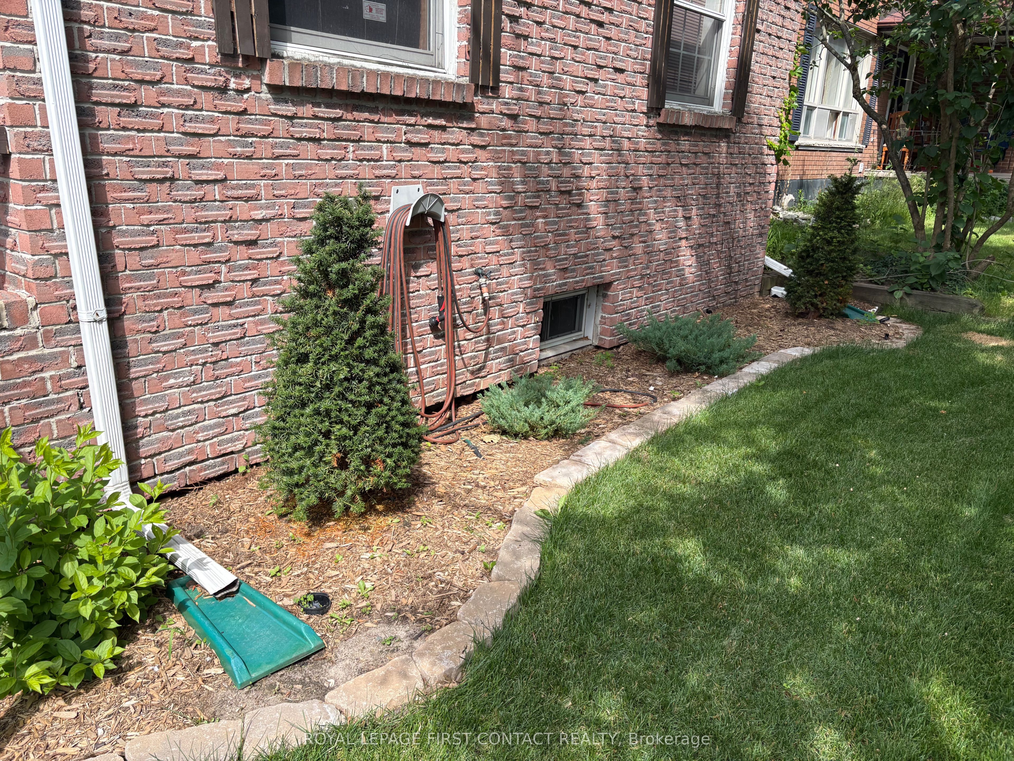 104 Eccles Street N Property Photo 5
