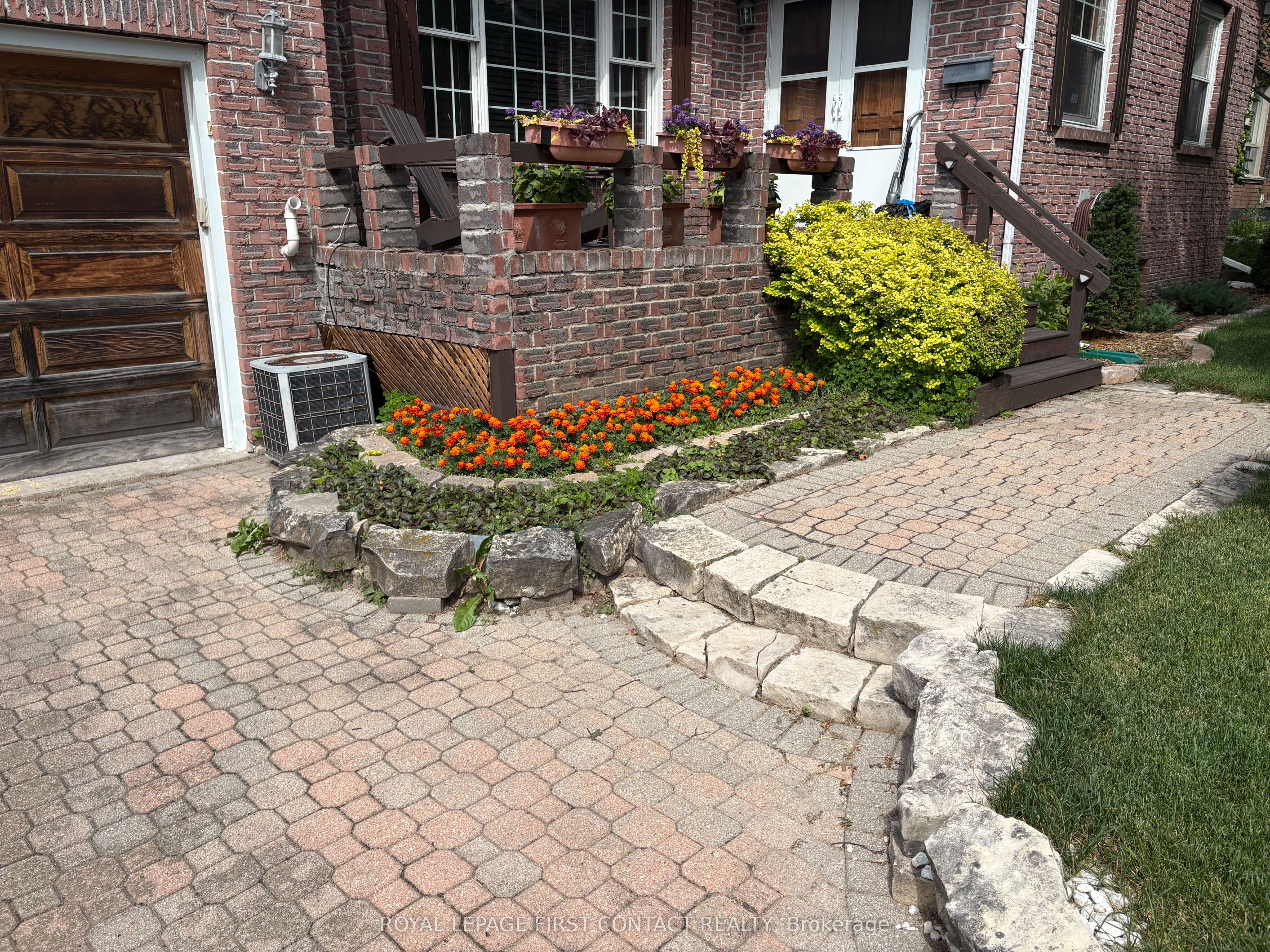 104 Eccles Street N Property Photo 7