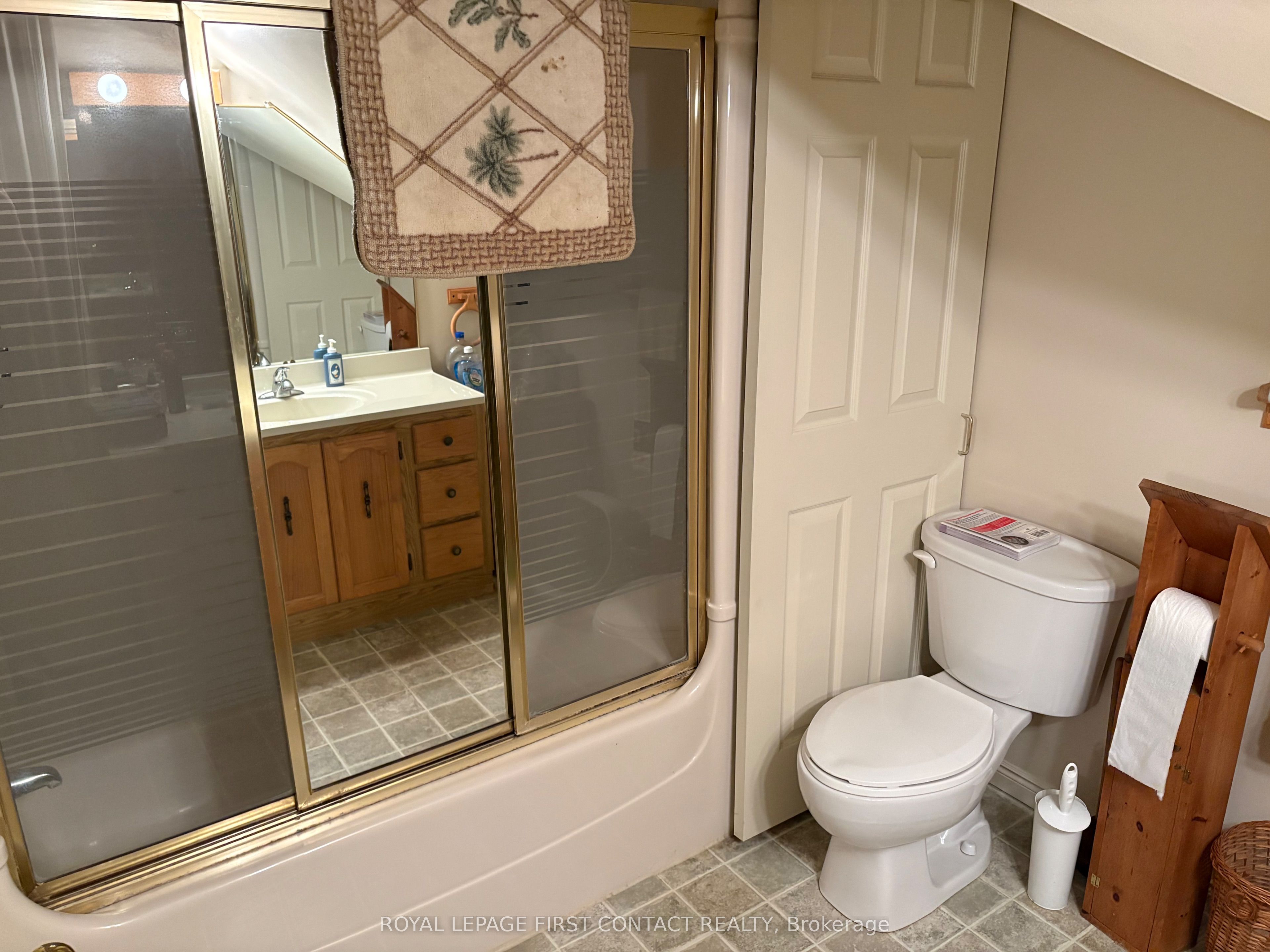 104 Eccles Street N Property Photo 16