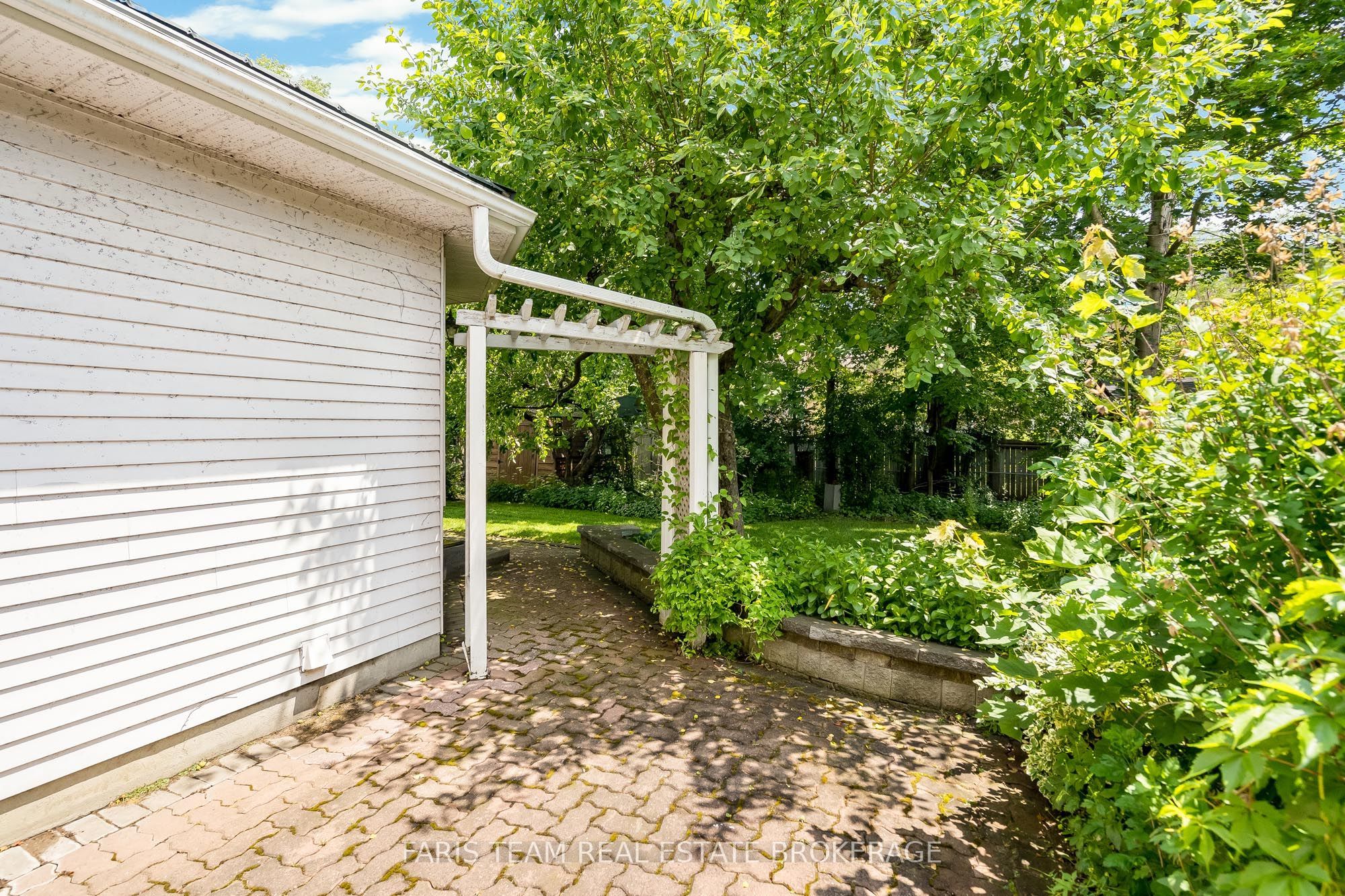 51 Davies Crescent Property Photo 32