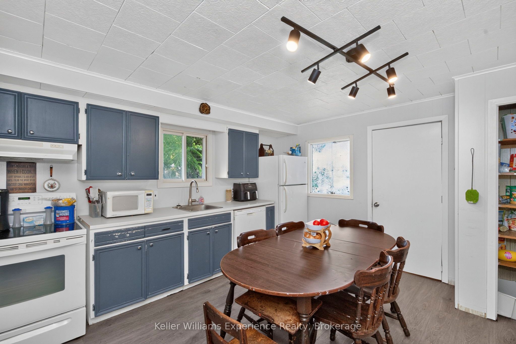 9 Wolfe Street Property Photo 5