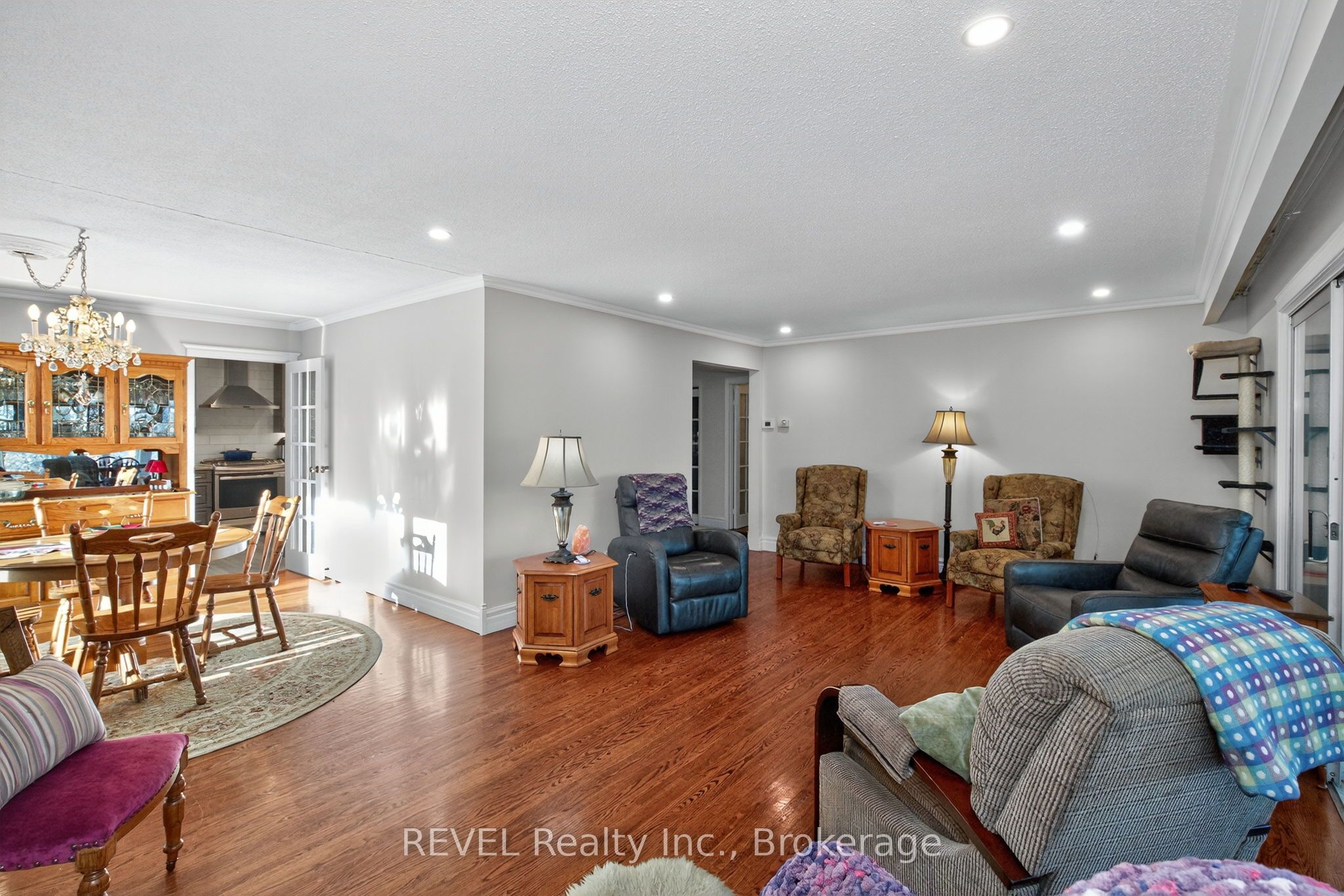 635 William Street Property Photo 13