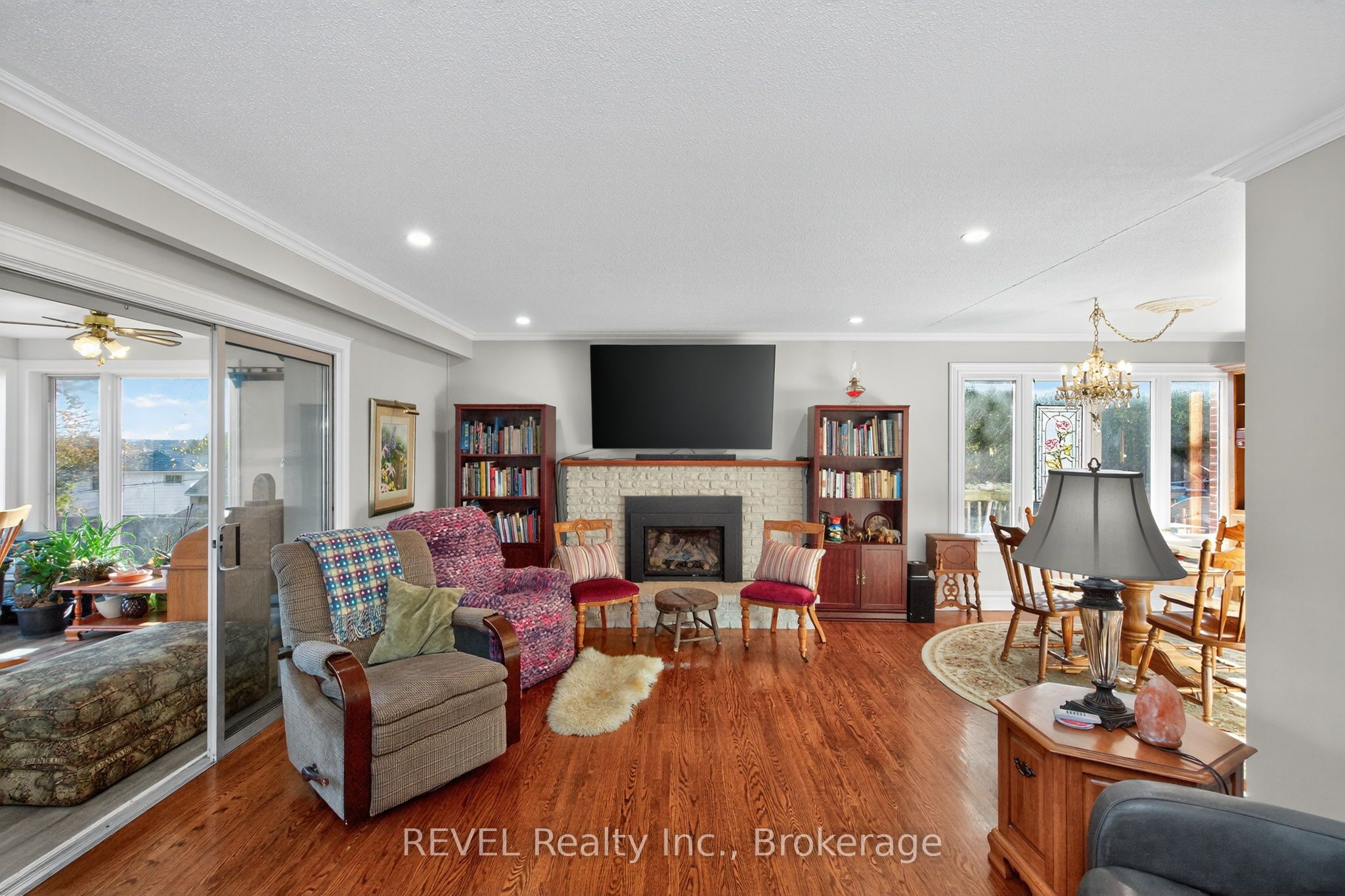 635 William Street Property Photo 14