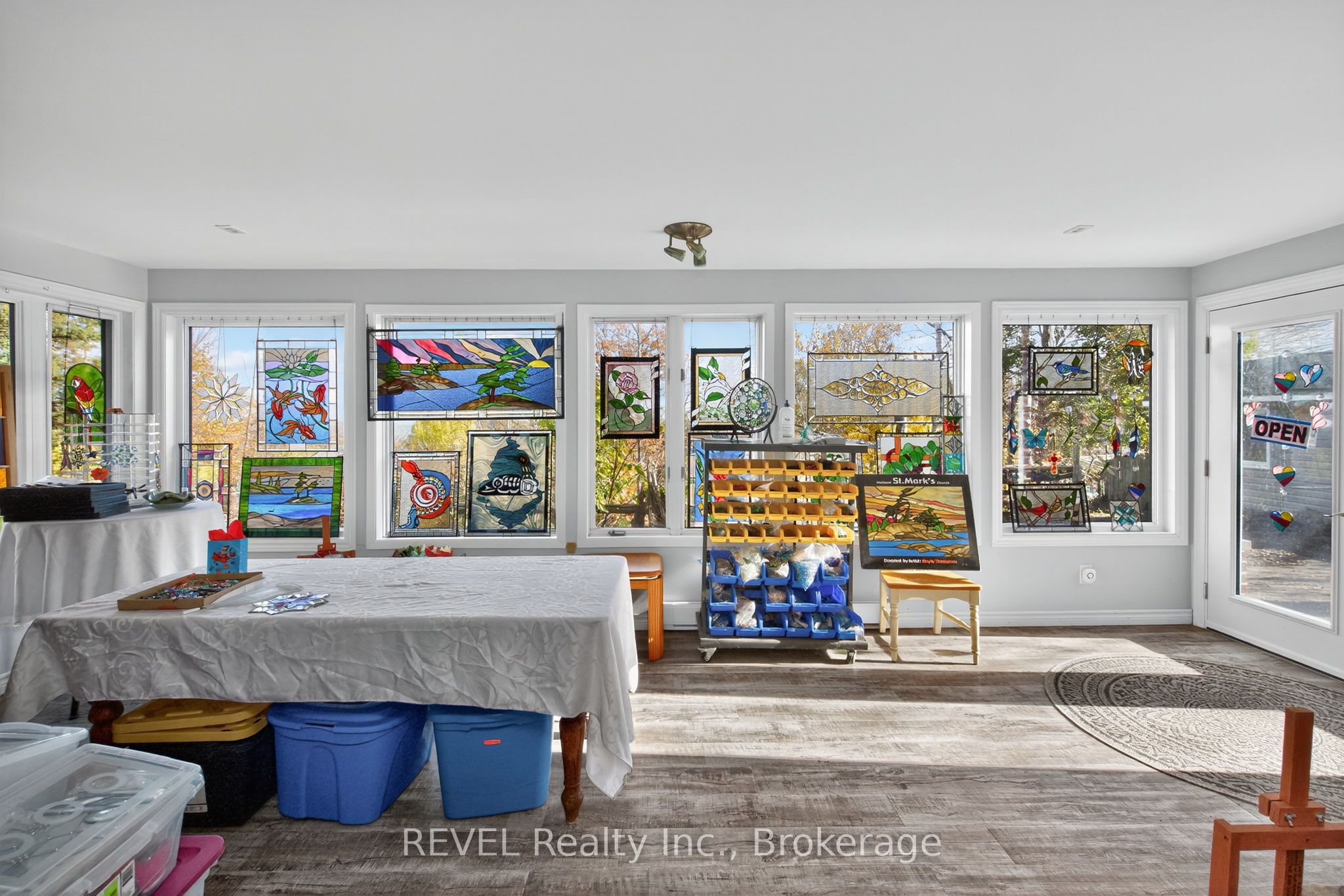 635 William Street Property Photo 34