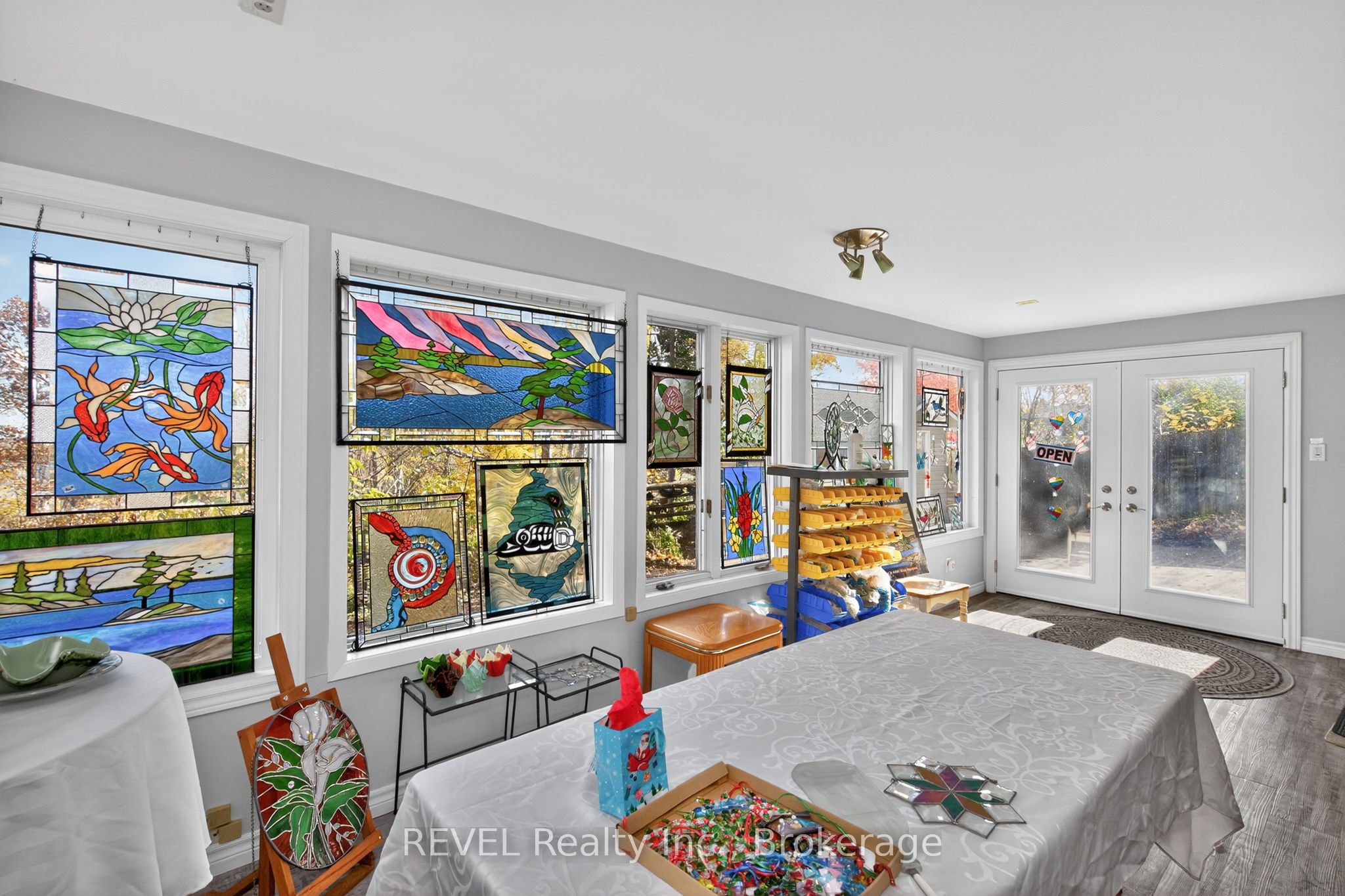 635 William Street Property Photo 35