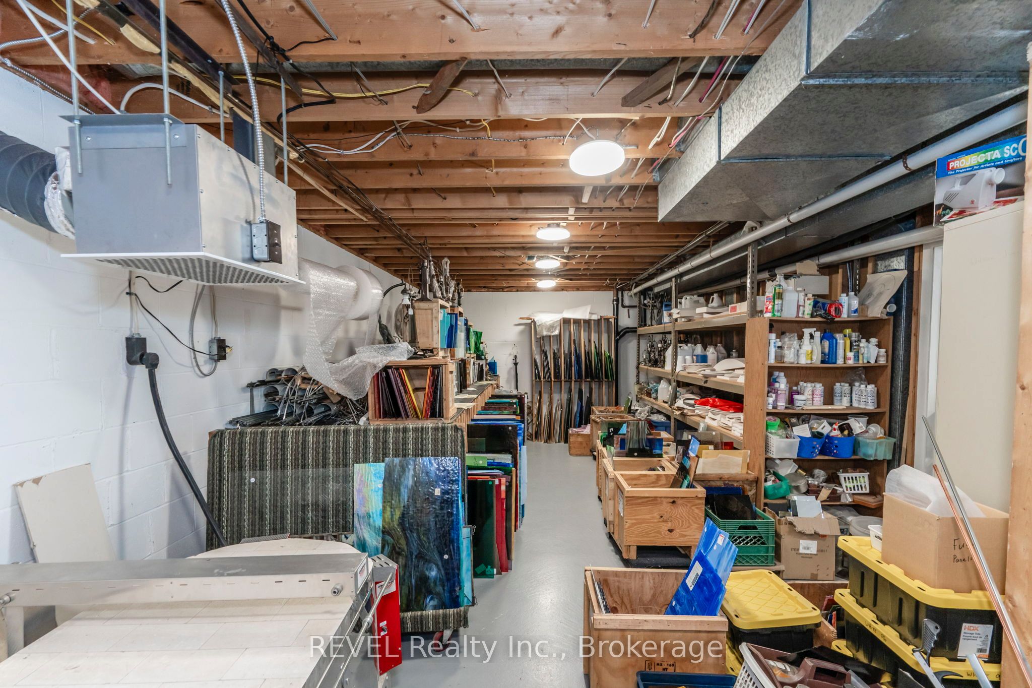 635 William Street Property Photo 37