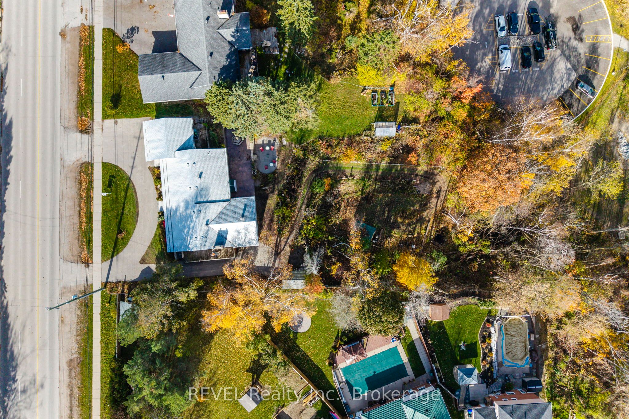 635 William Street Property Photo 43