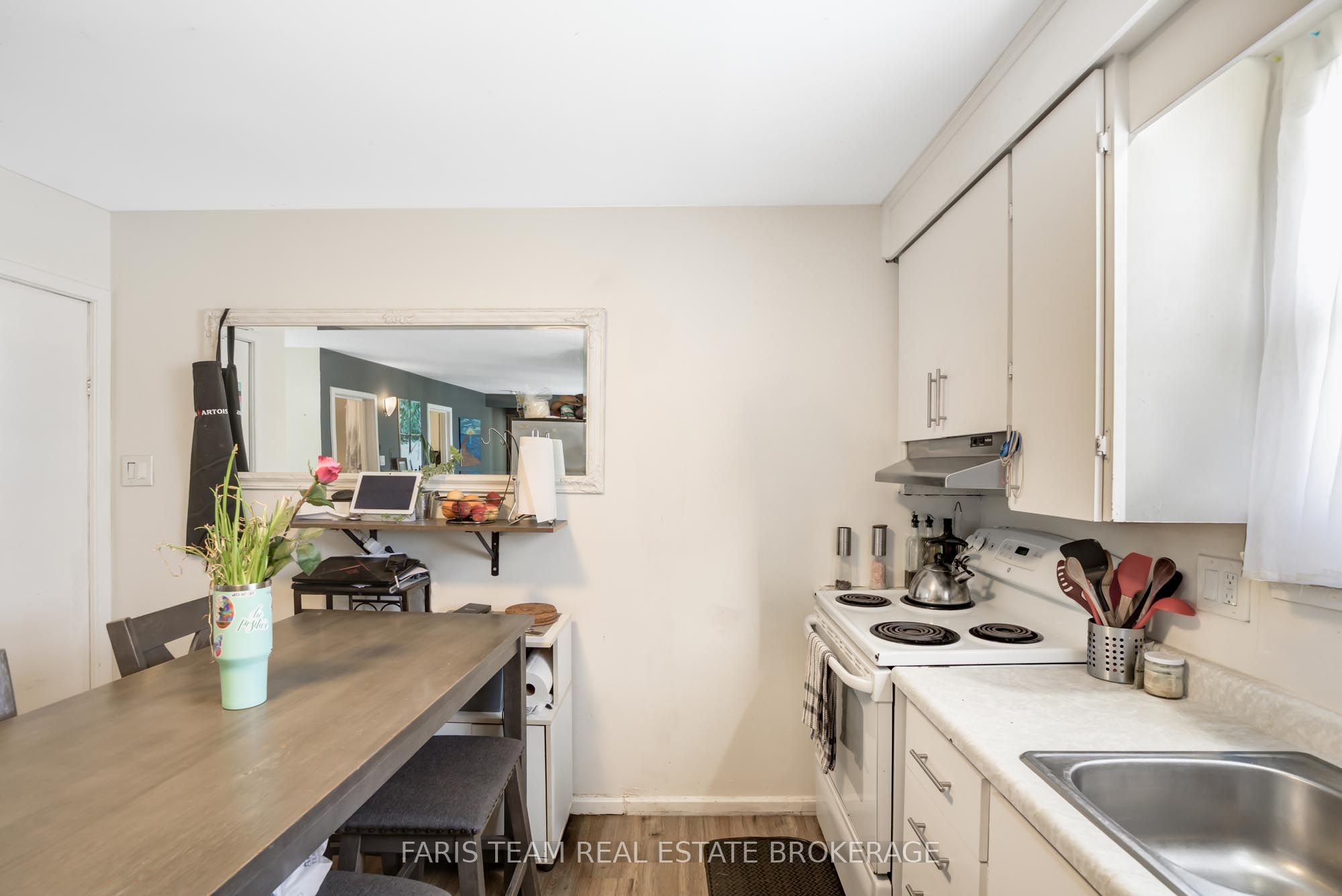 179 John Street Property Photo 5