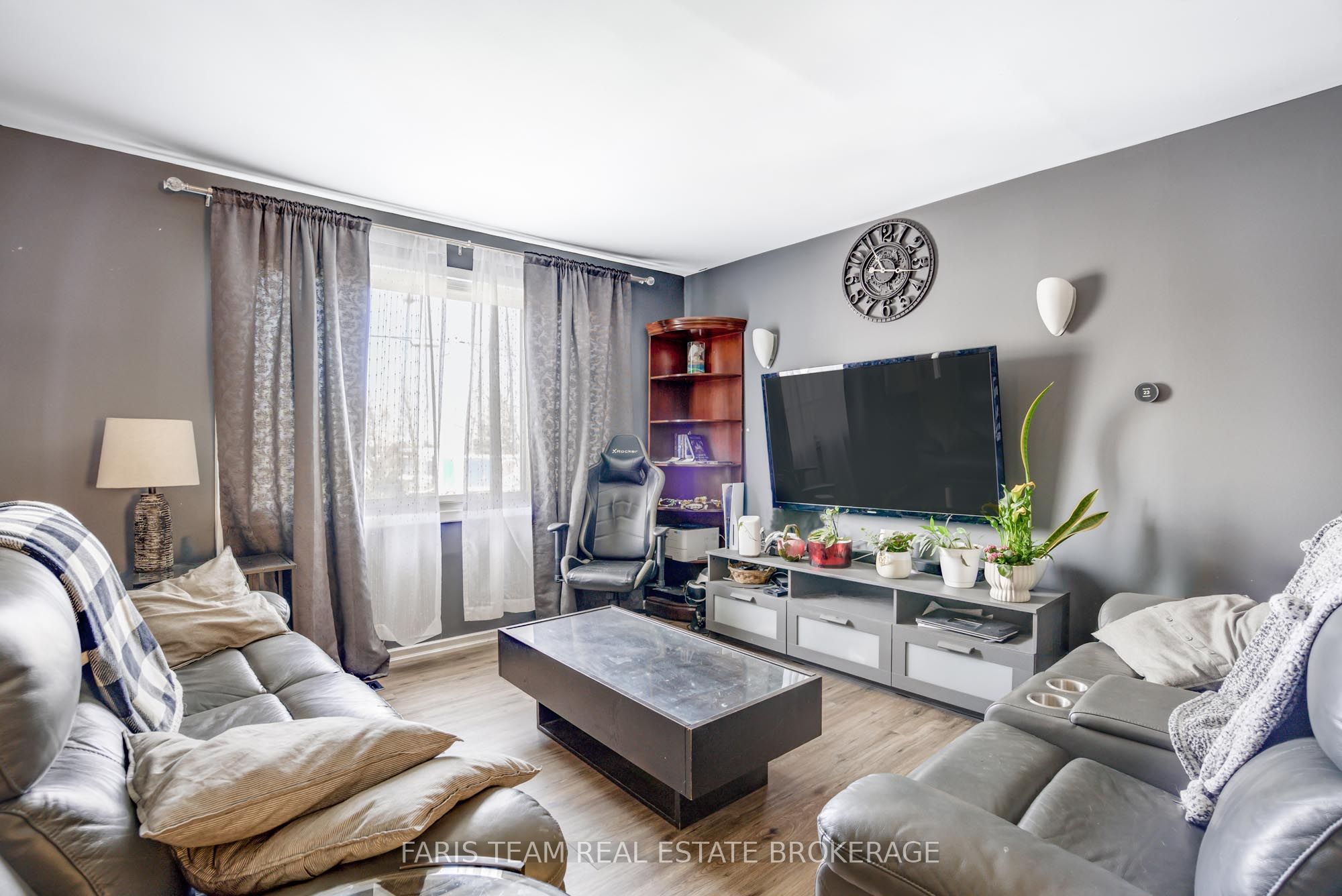 179 John Street Property Photo 6
