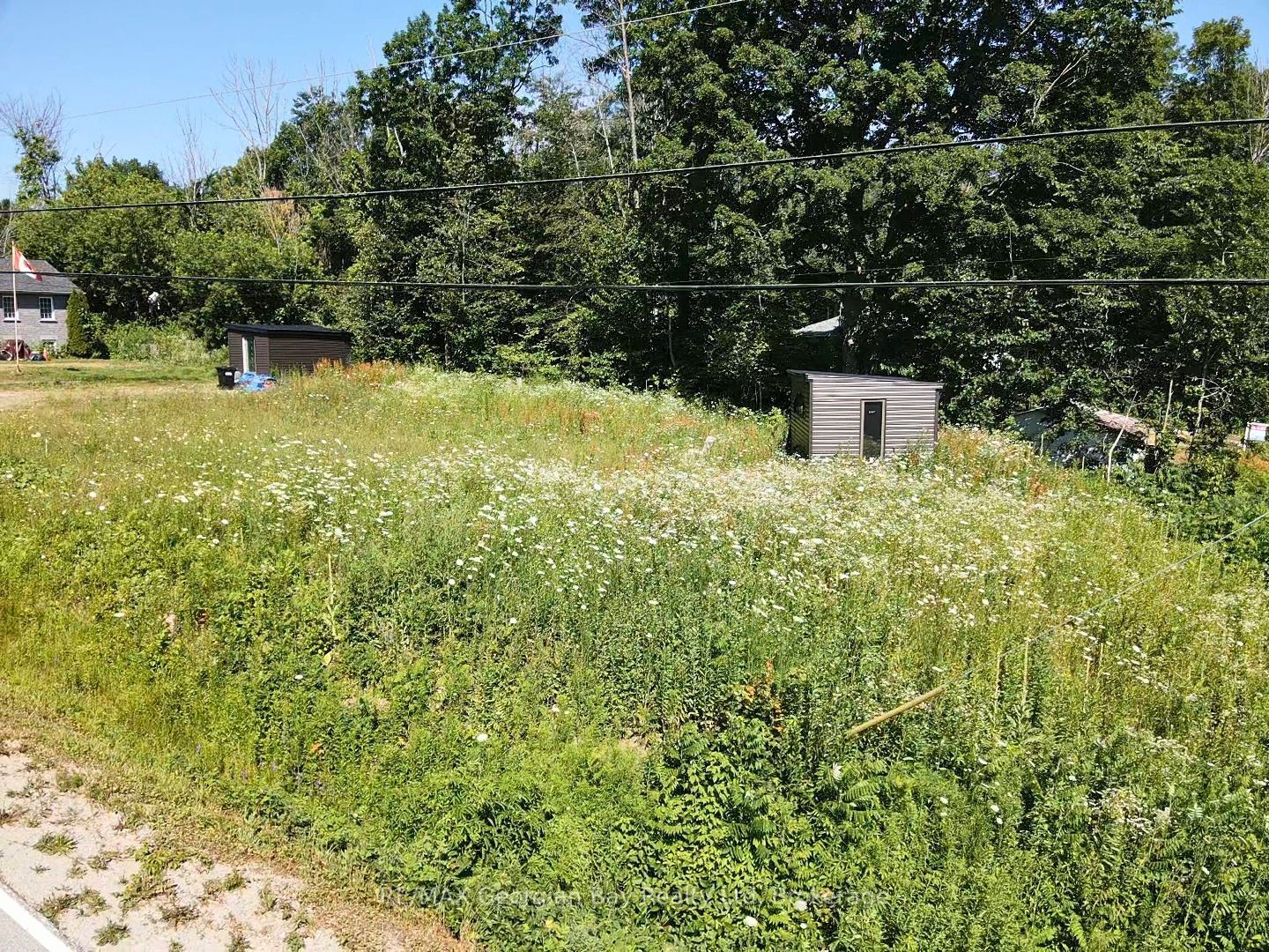 440 David Avenue Property Photo 4