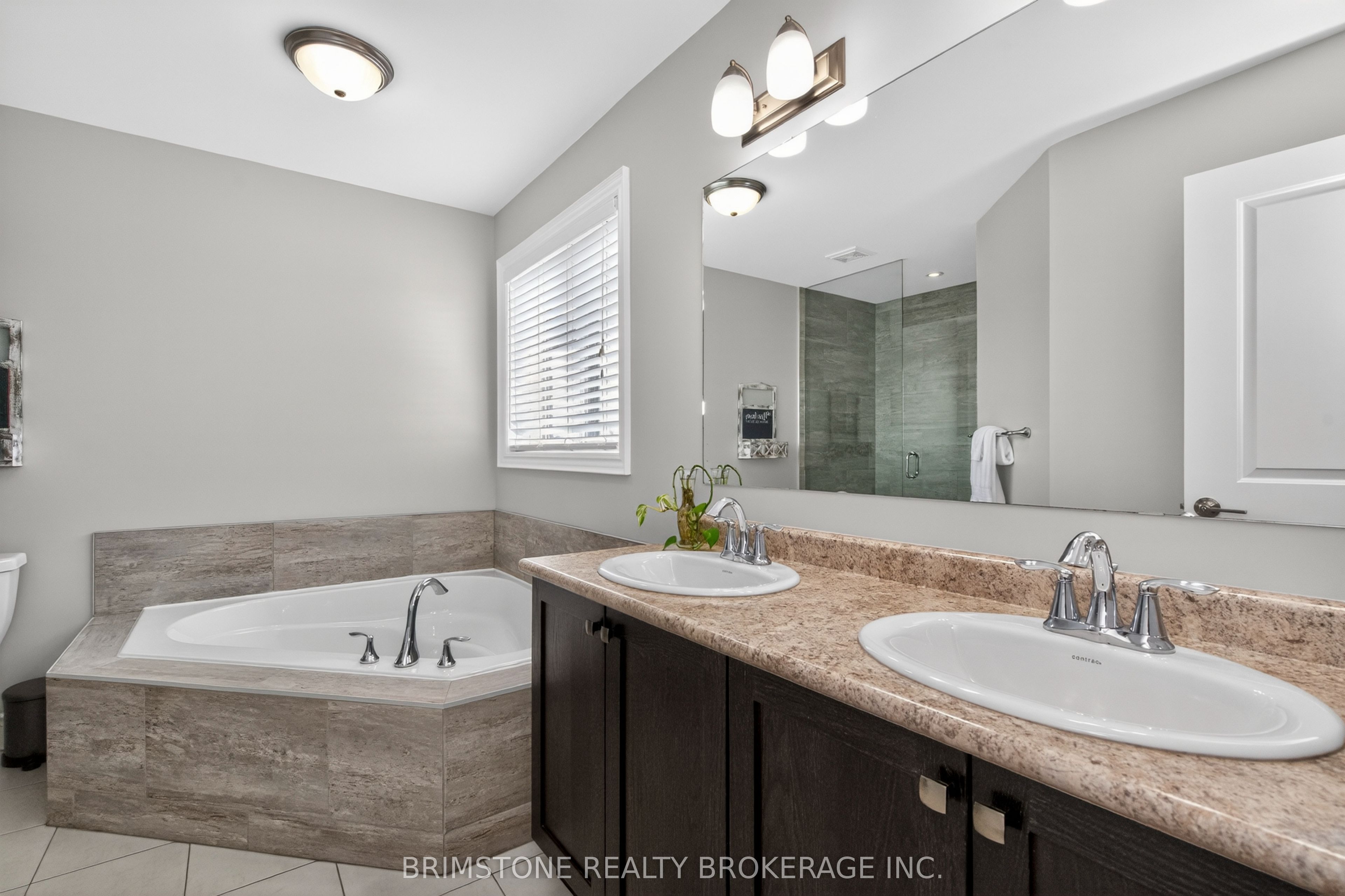 15 Lowry Court Property Photo 20
