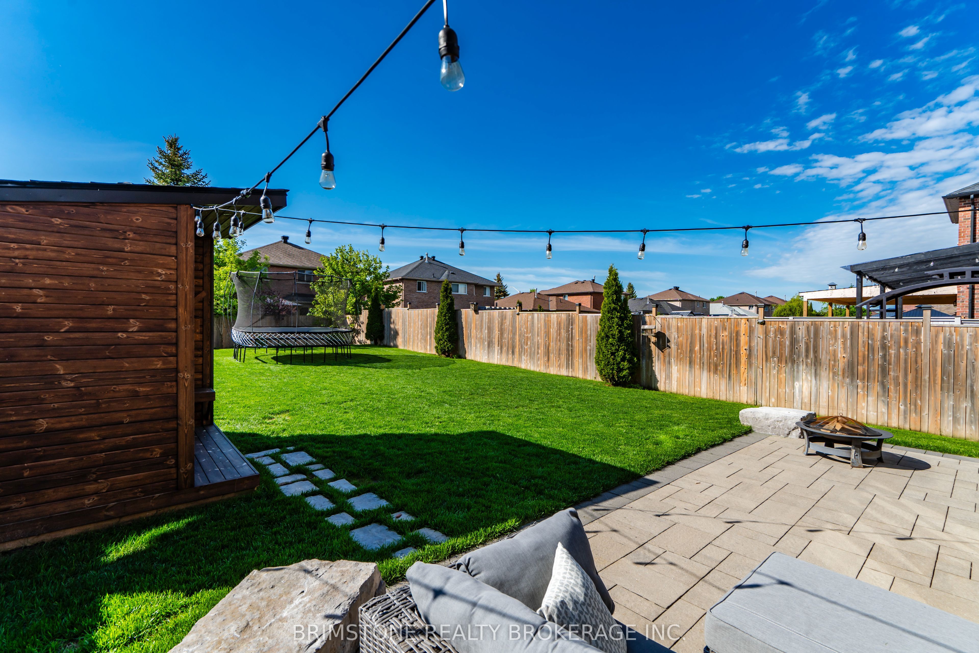 15 Lowry Court Property Photo 35