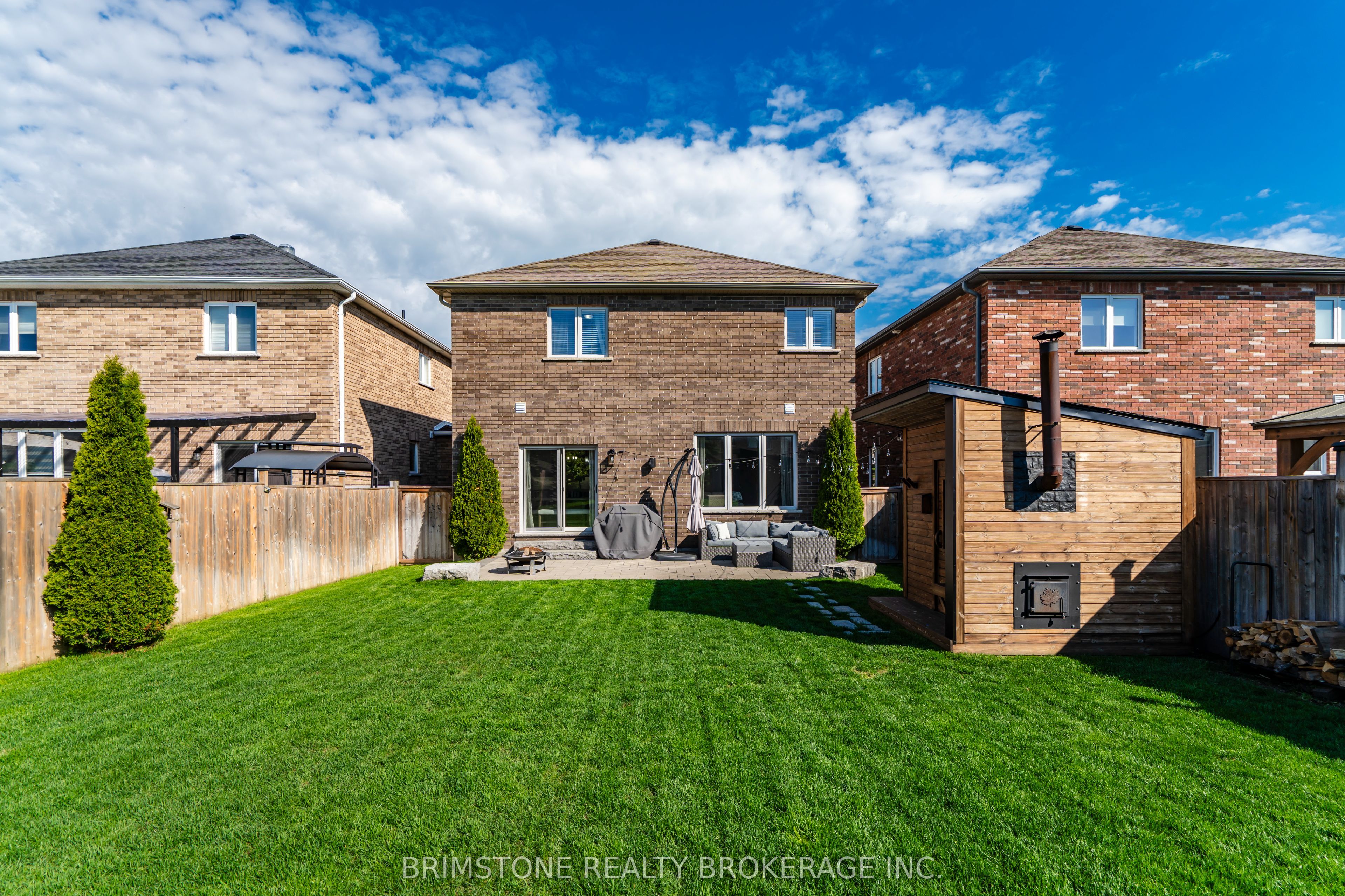 15 Lowry Court Property Photo 38