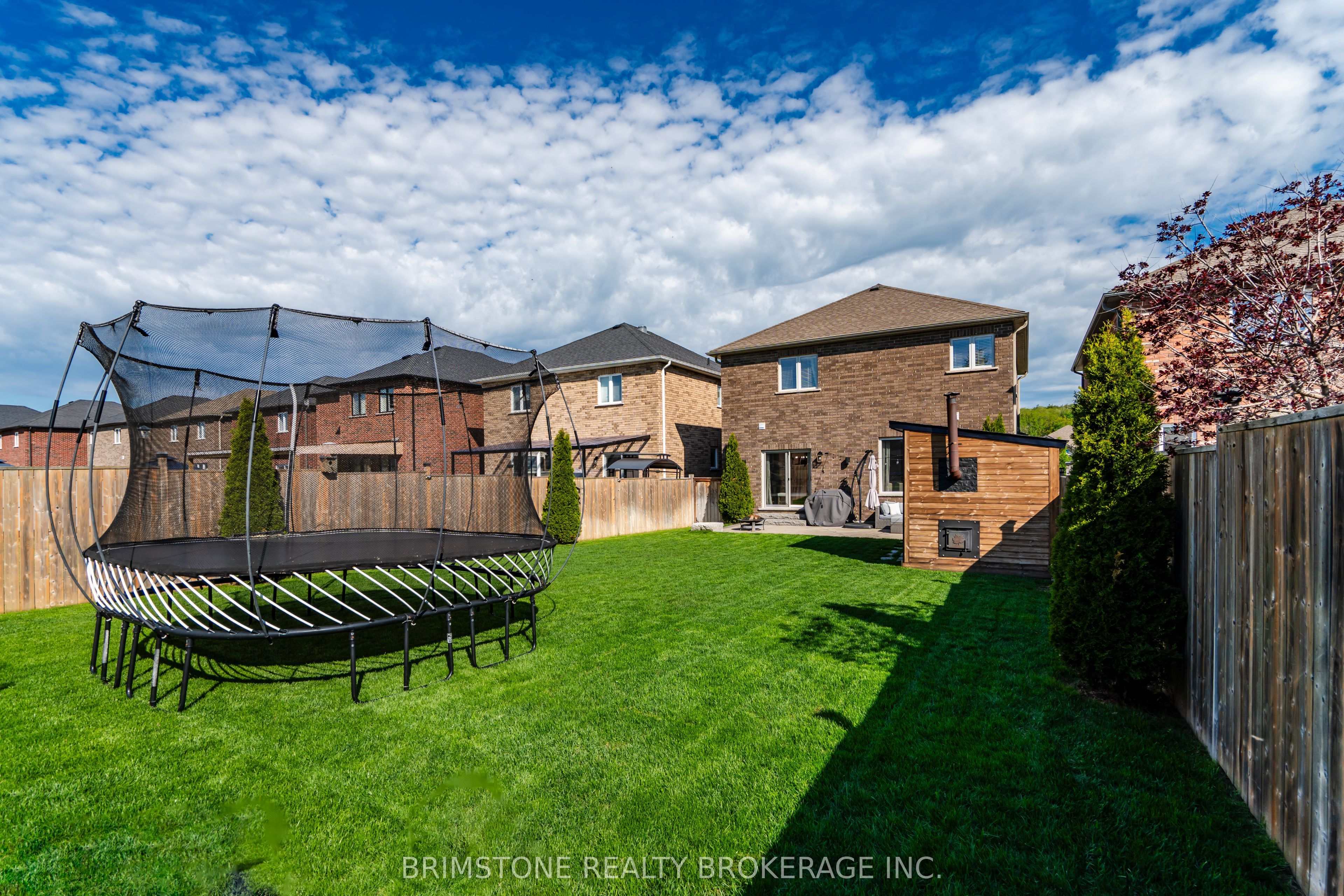 15 Lowry Court Property Photo 39