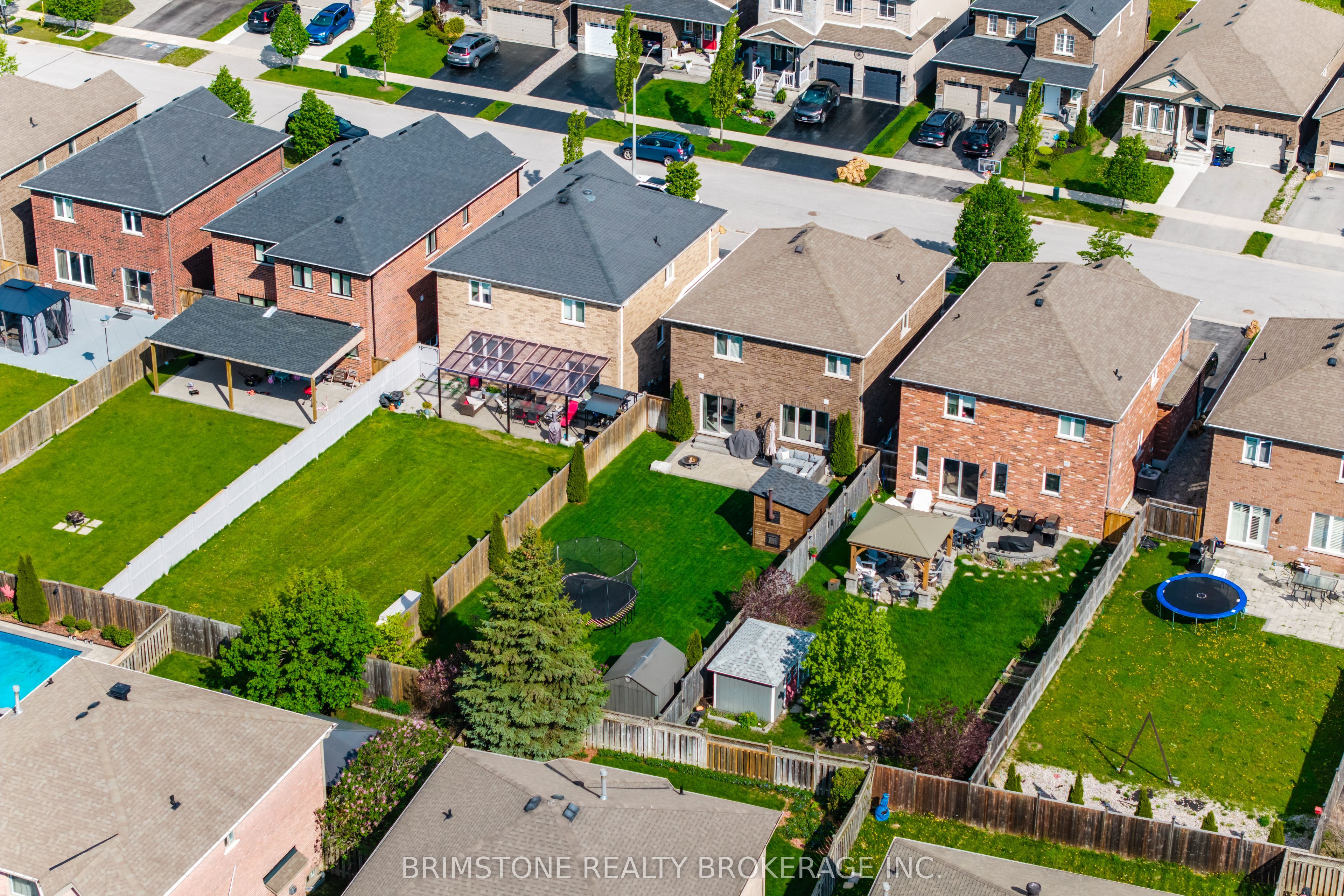 15 Lowry Court Property Photo 41