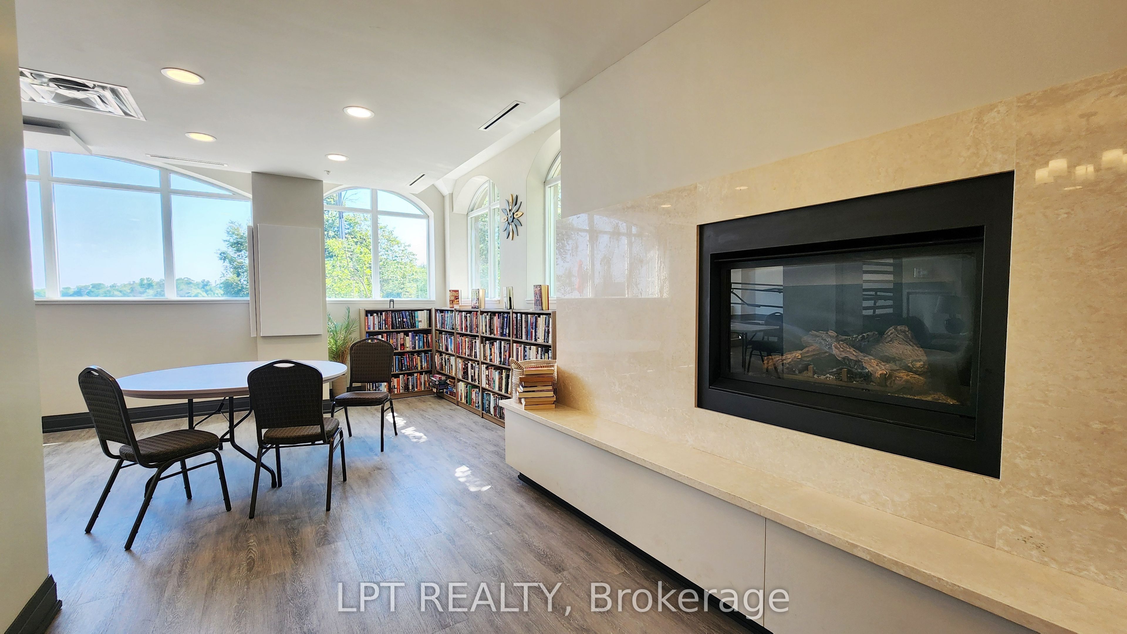 354 Atherley Road 303 Property Photo 25
