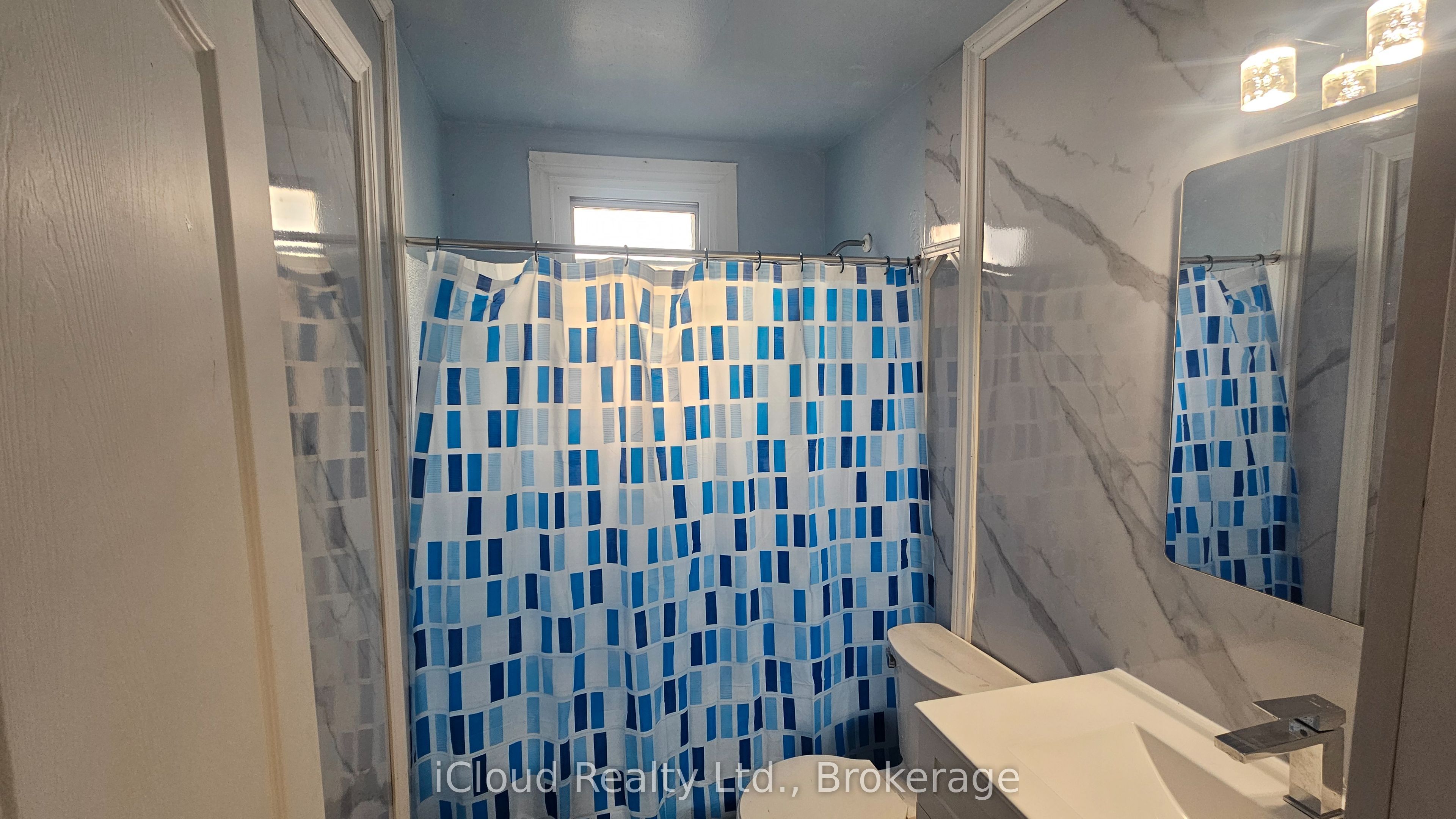 241 John Street Property Photo 3