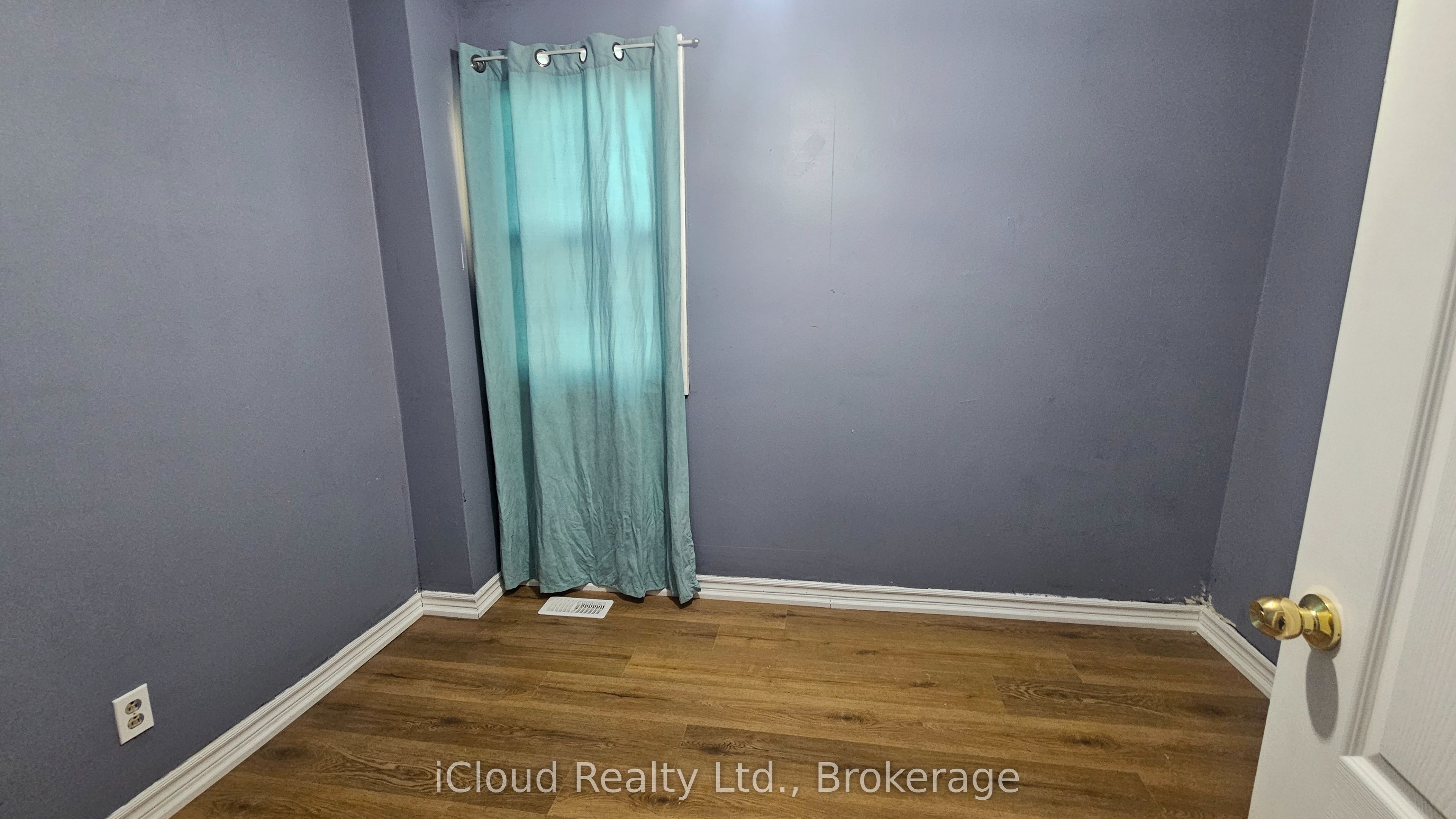 241 John Street Property Photo 5