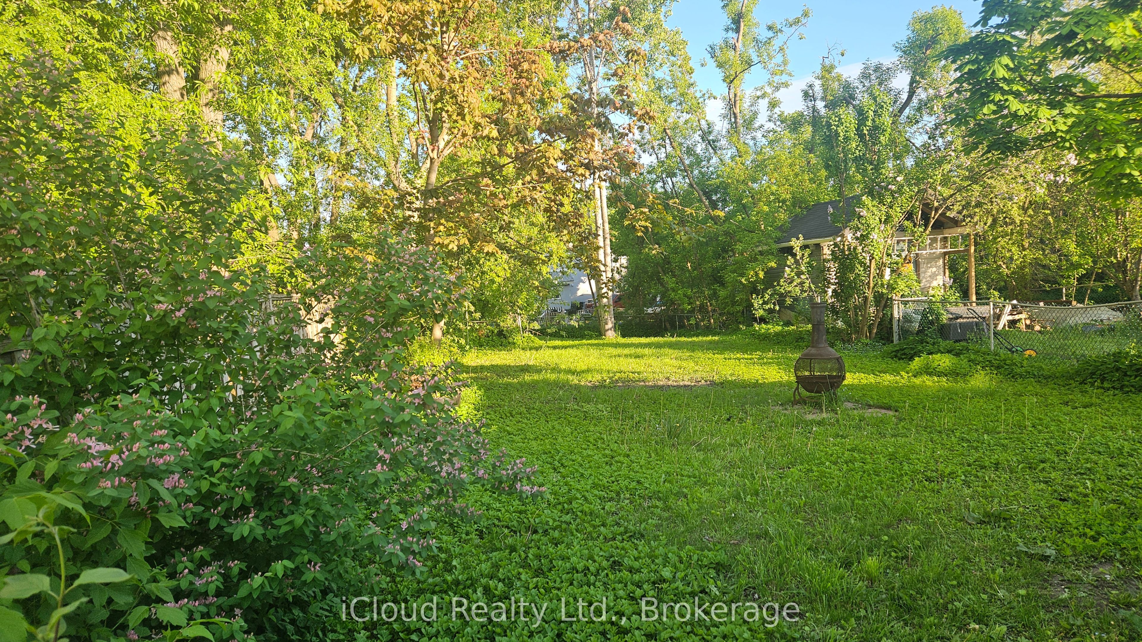 241 John Street Property Photo 6