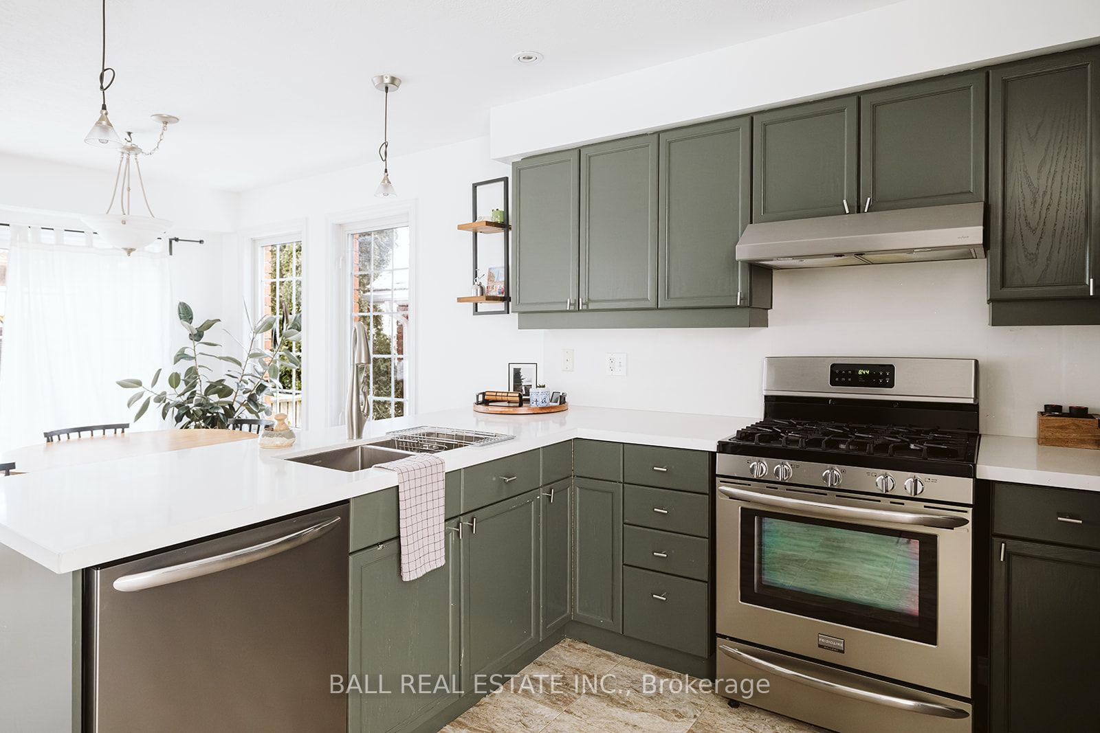 66 Highlands Crescent Property Photo 16