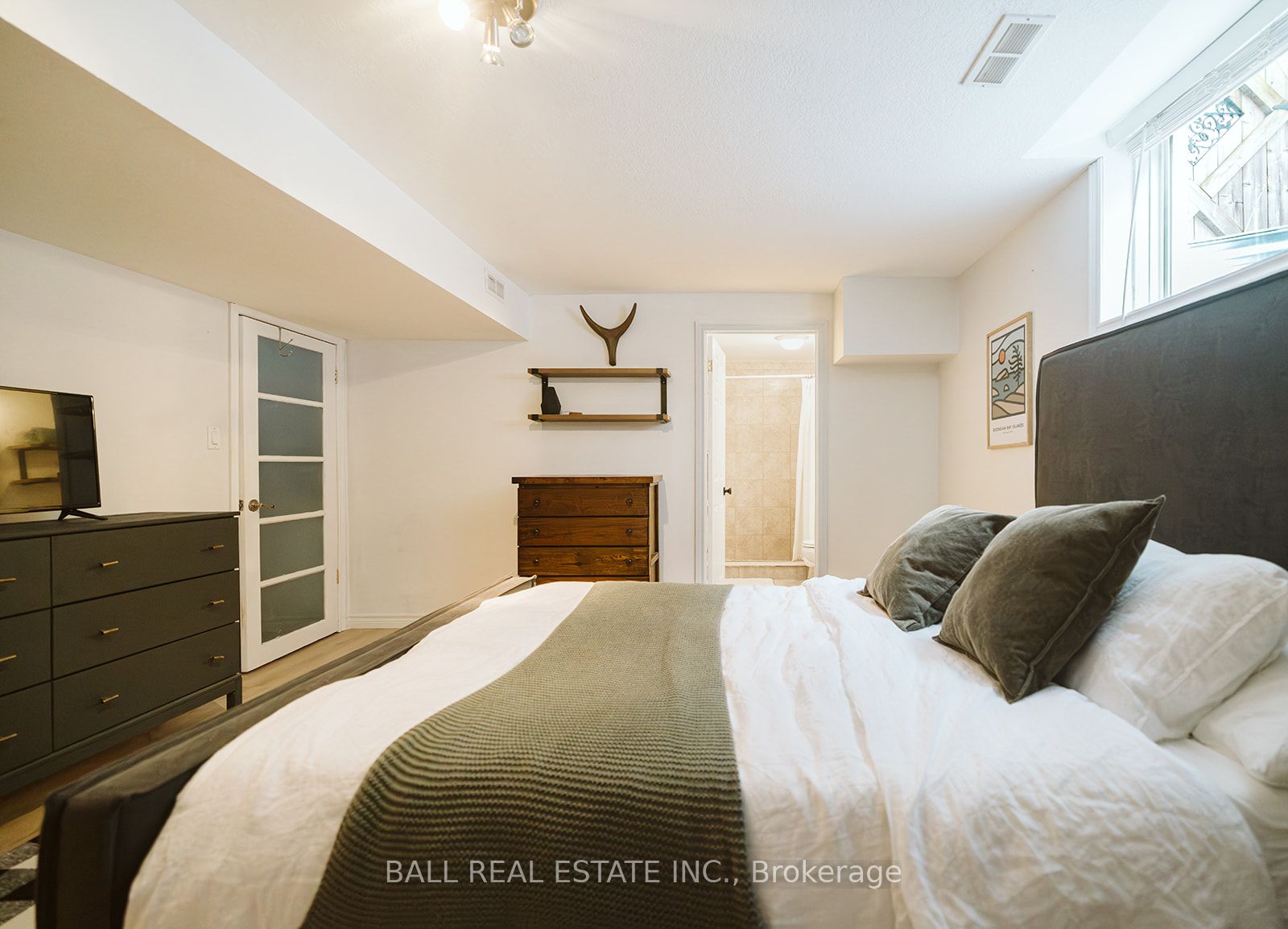 66 Highlands Crescent Property Photo 47