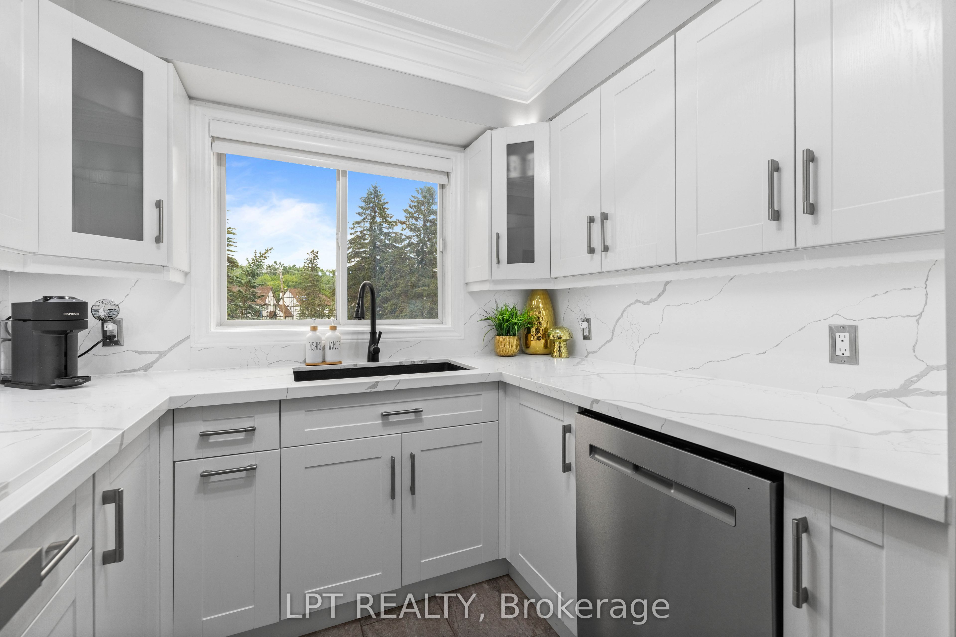 30 Laguna Parkway 1 Property Photo 29