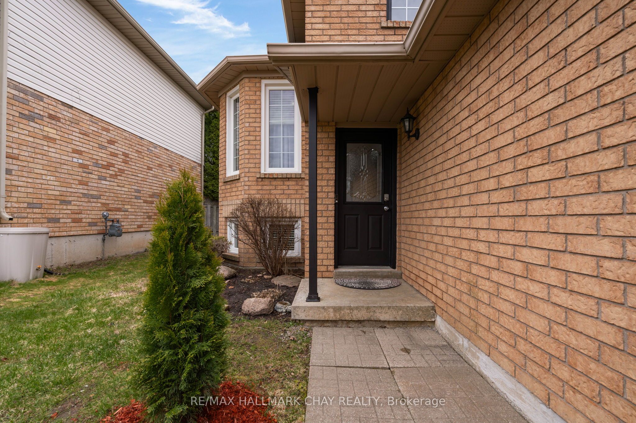 222 Wessenger Drive Property Photo 3