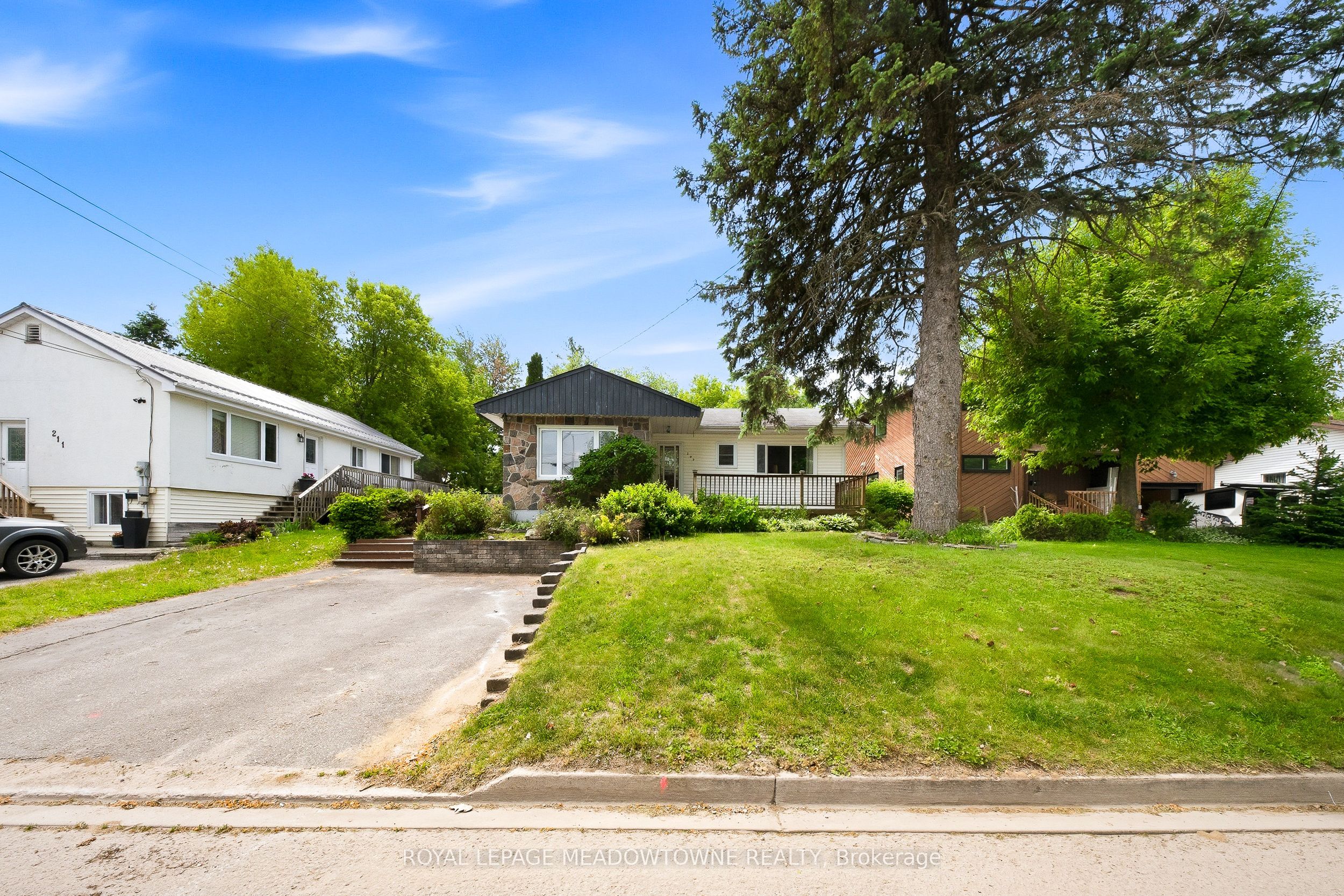 209 Cliff Road Property Photo 4