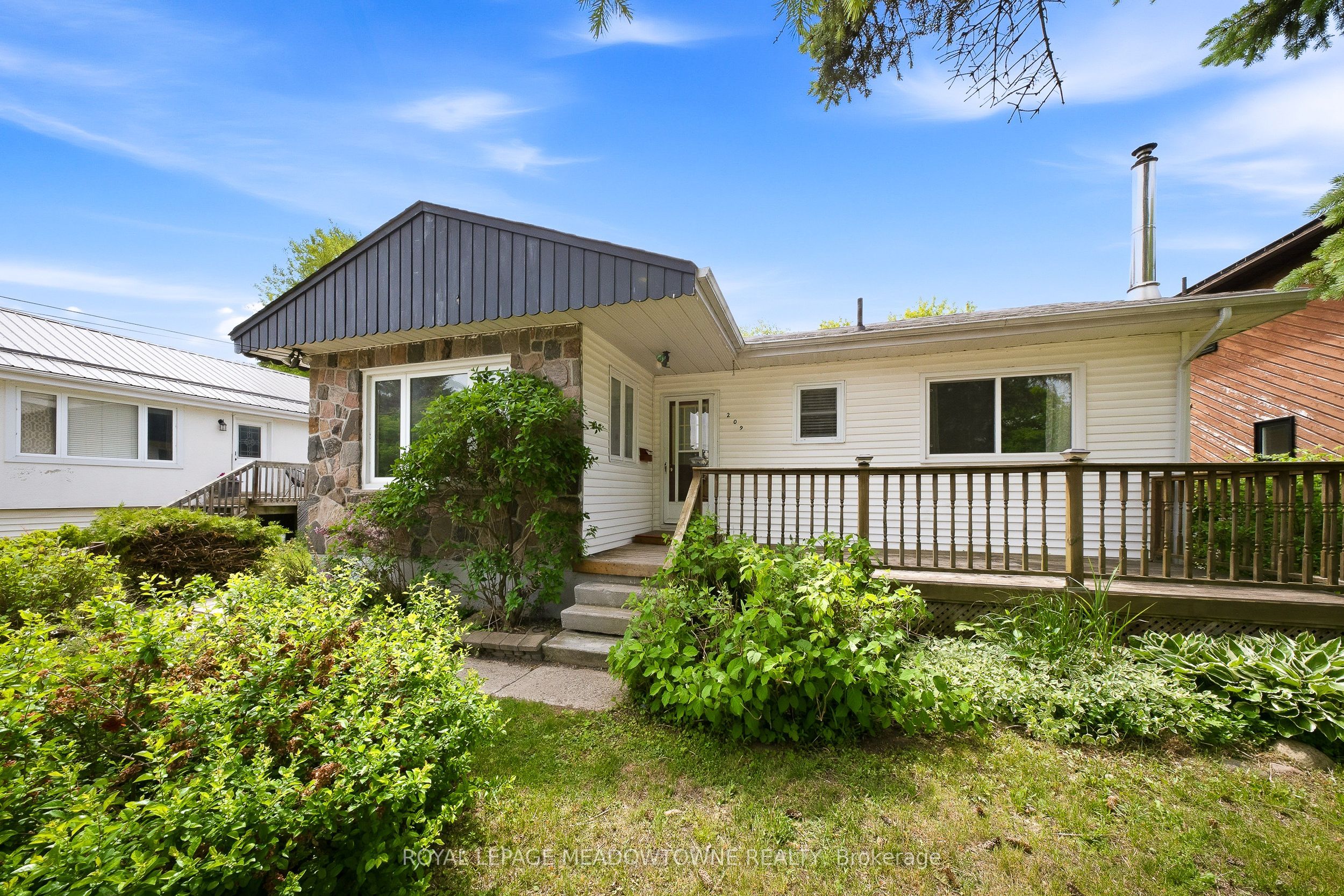 209 Cliff Road Property Photo 6