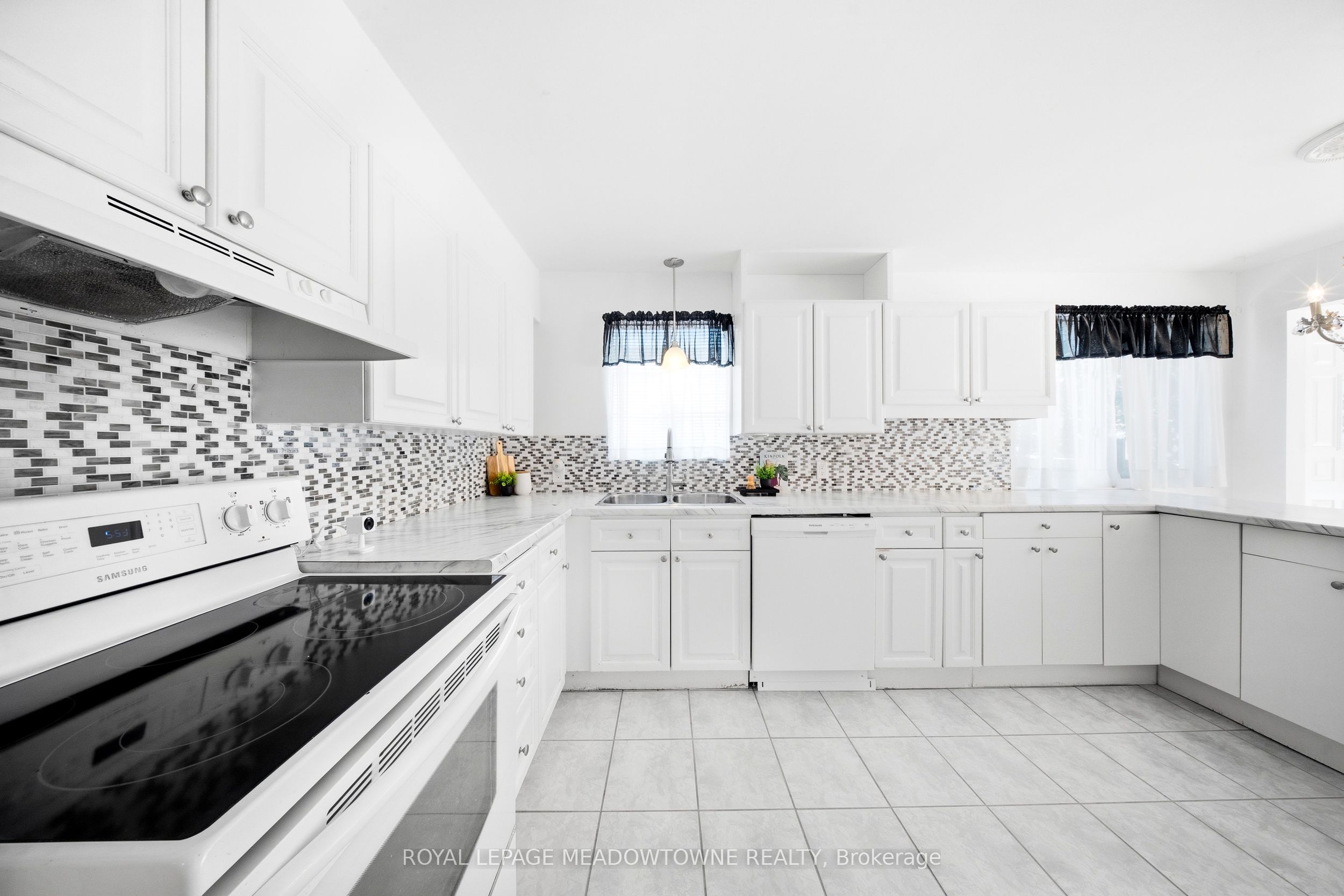 209 Cliff Road Property Photo 11