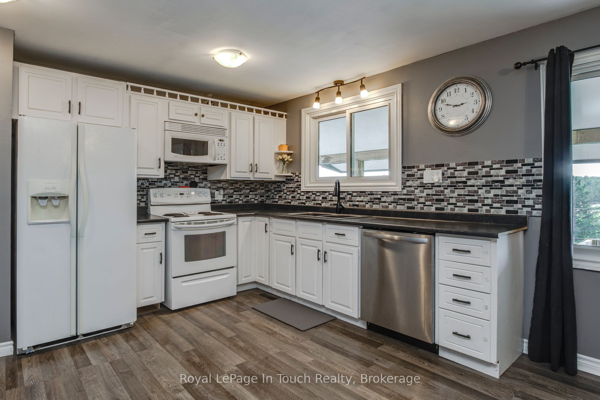 477 Murray Road Property Photo 4