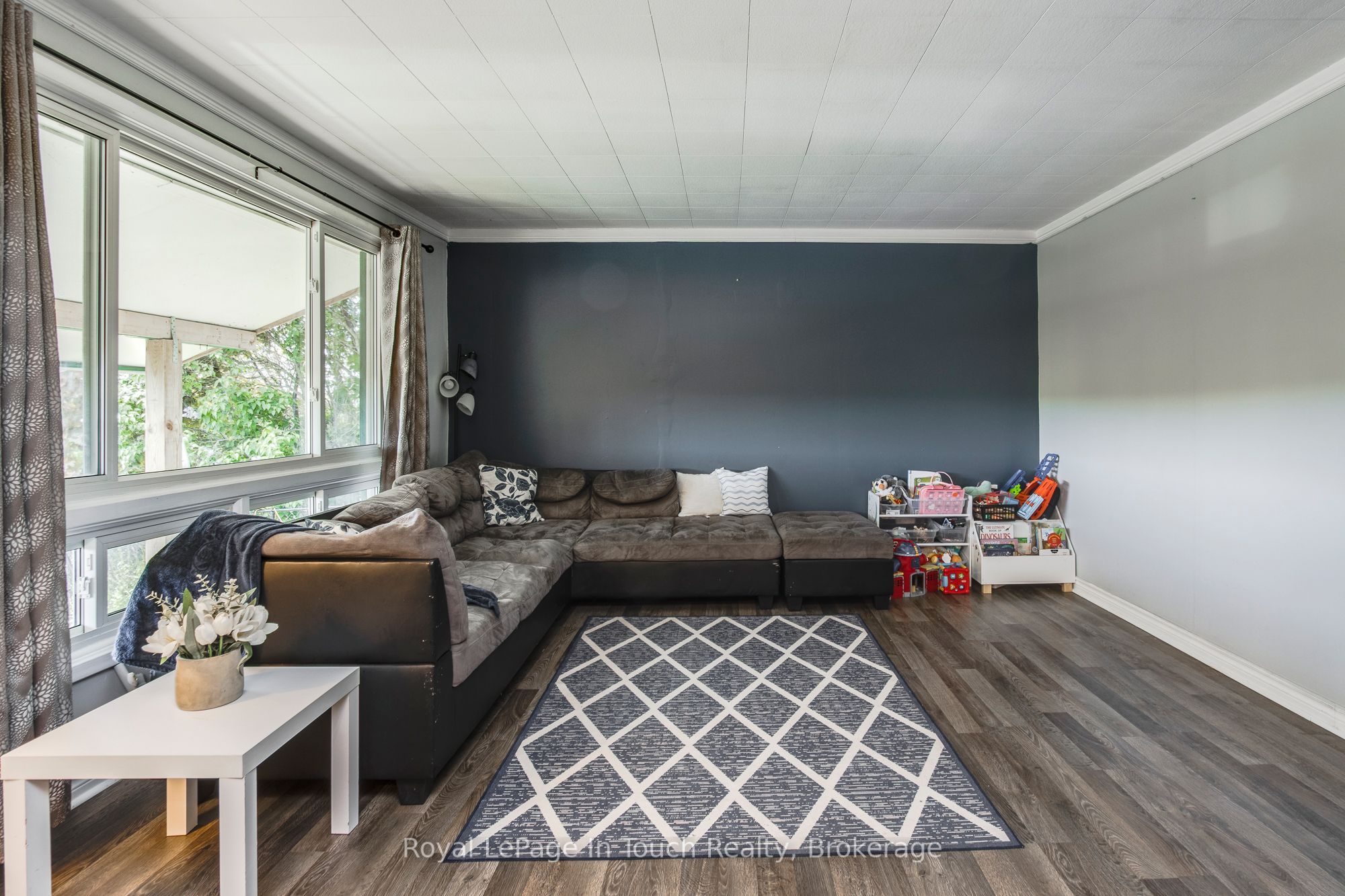 477 Murray Road Property Photo 8