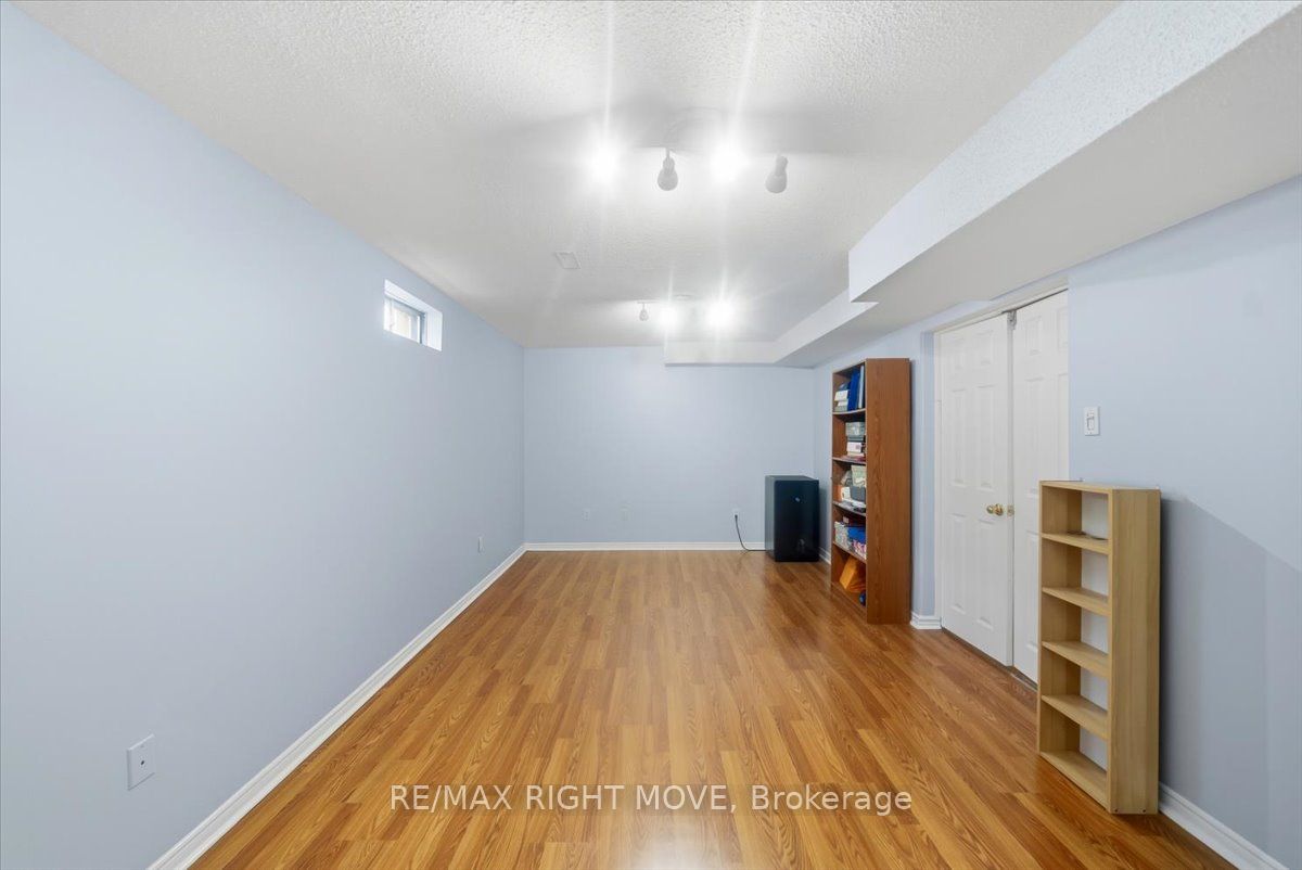 470 St Vincent Street Property Photo 45