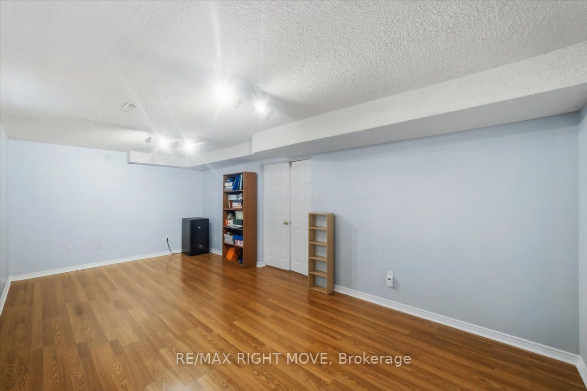 470 St Vincent Street Property Photo 46