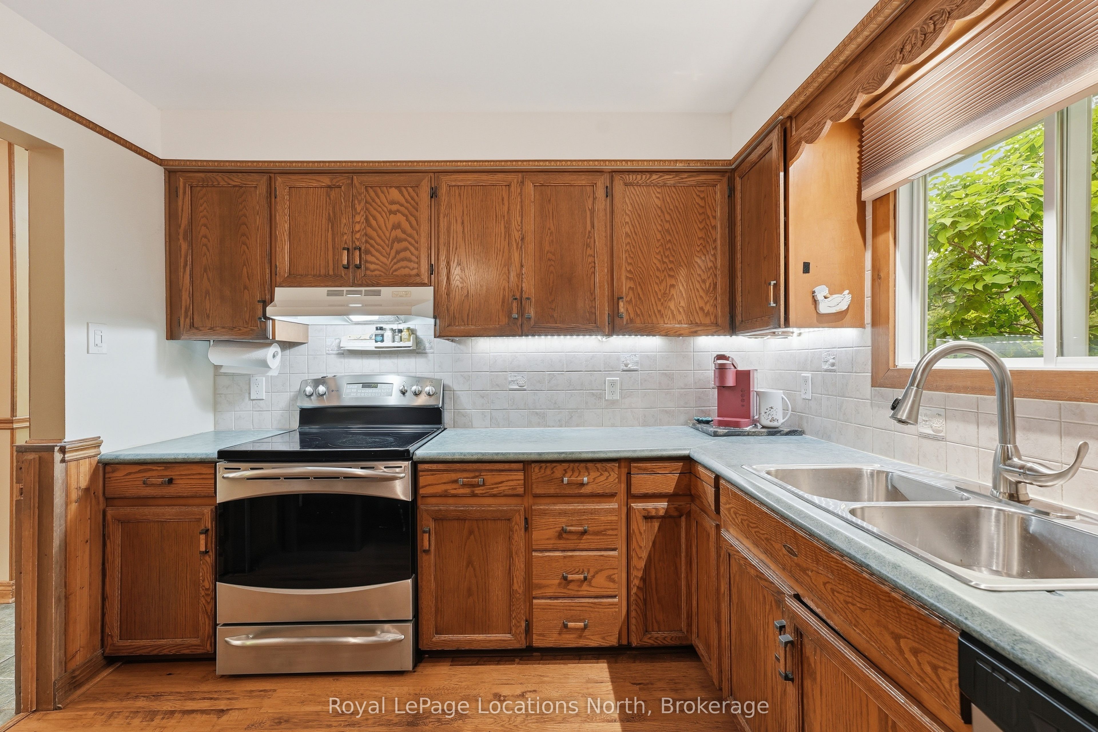 488 Maple Street Property Photo 8
