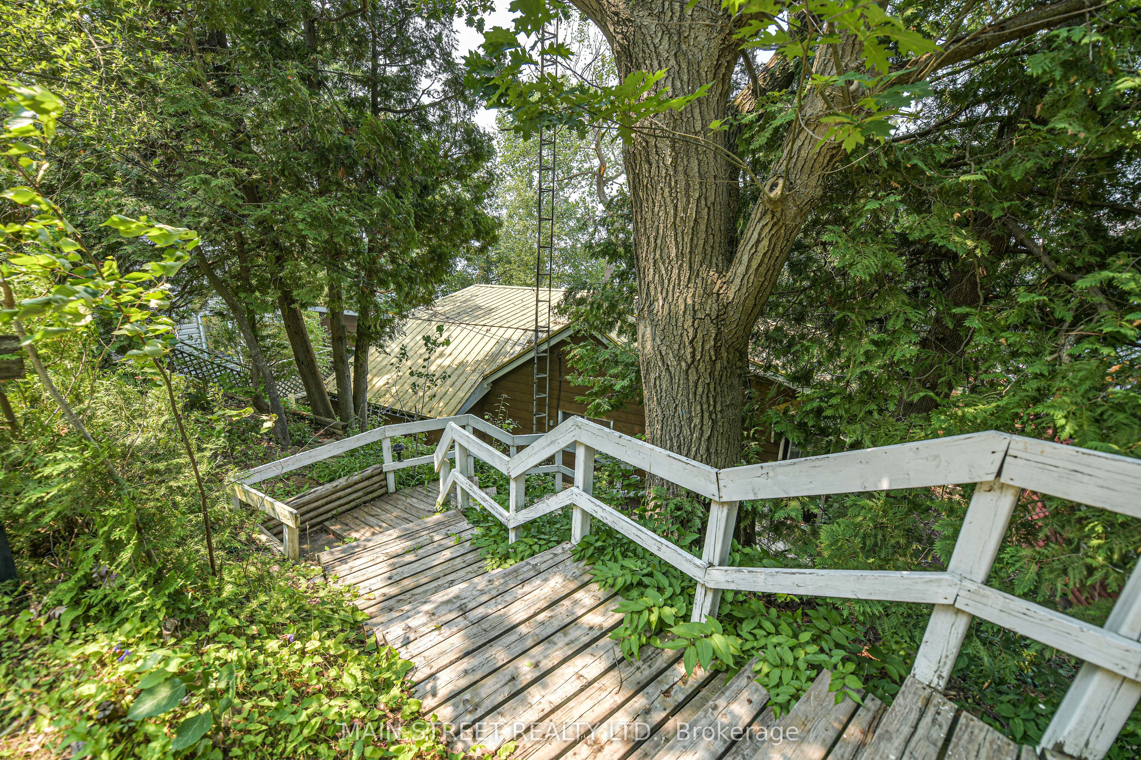 1310 Black Beach Lane Property Photo 6