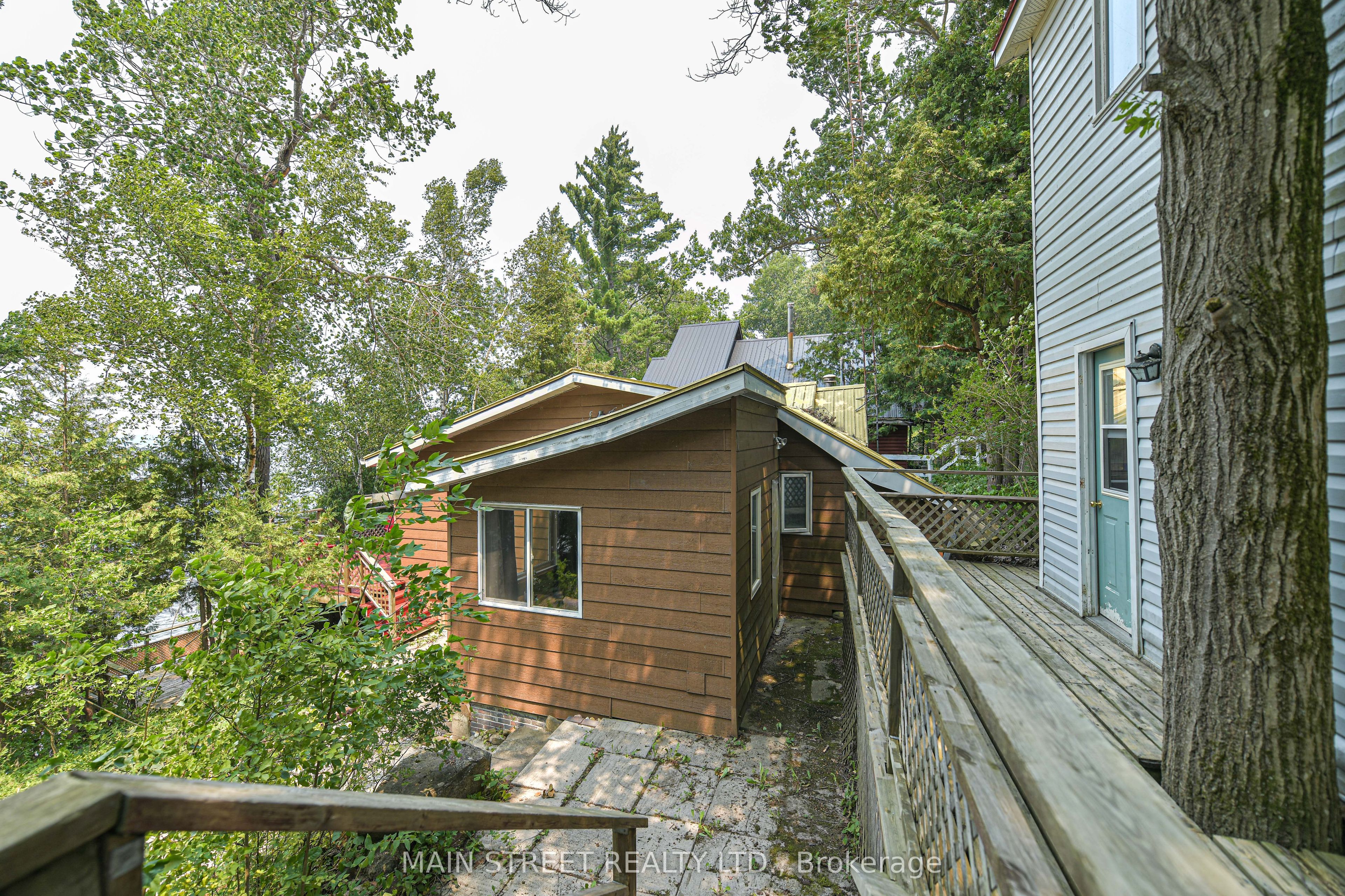 1310 Black Beach Lane Property Photo 7