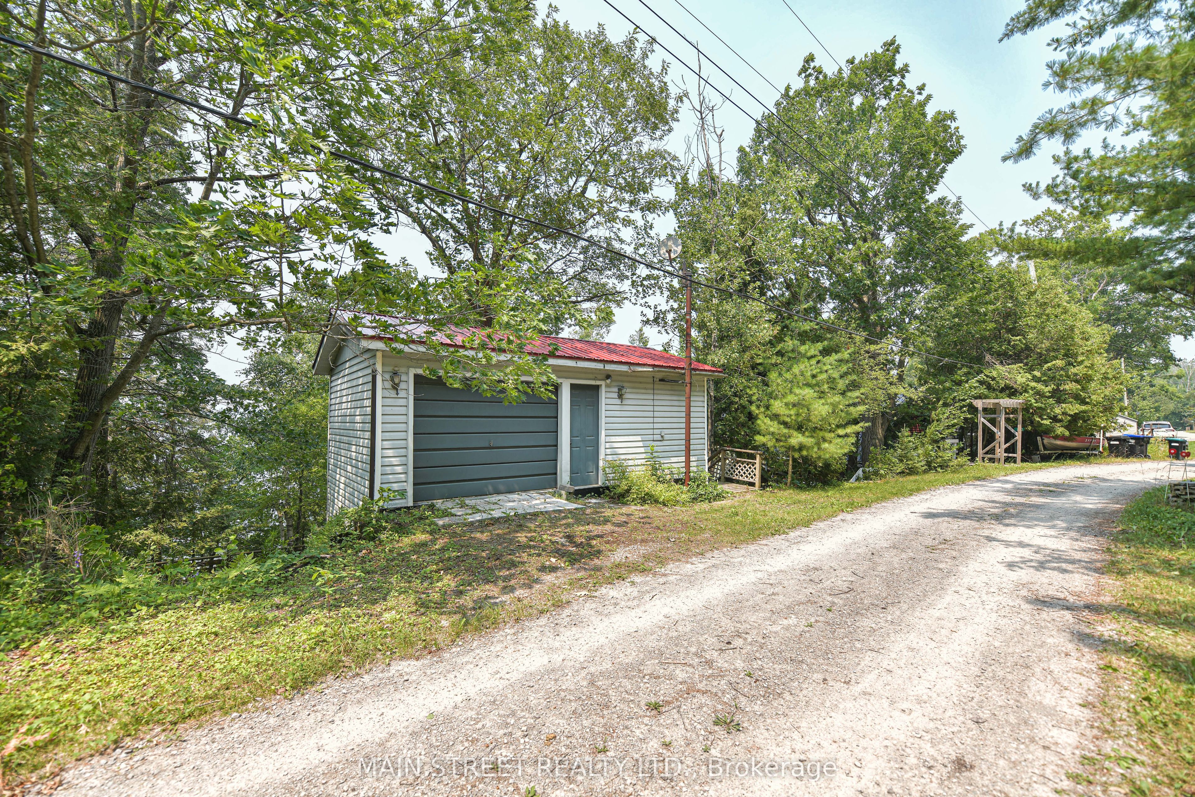 1310 Black Beach Lane Property Photo 27