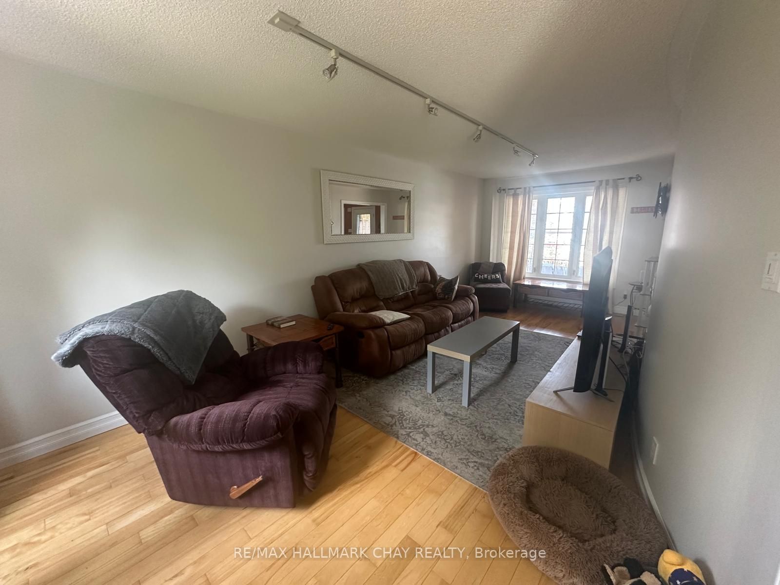 10 Longman Drive Property Photo 8