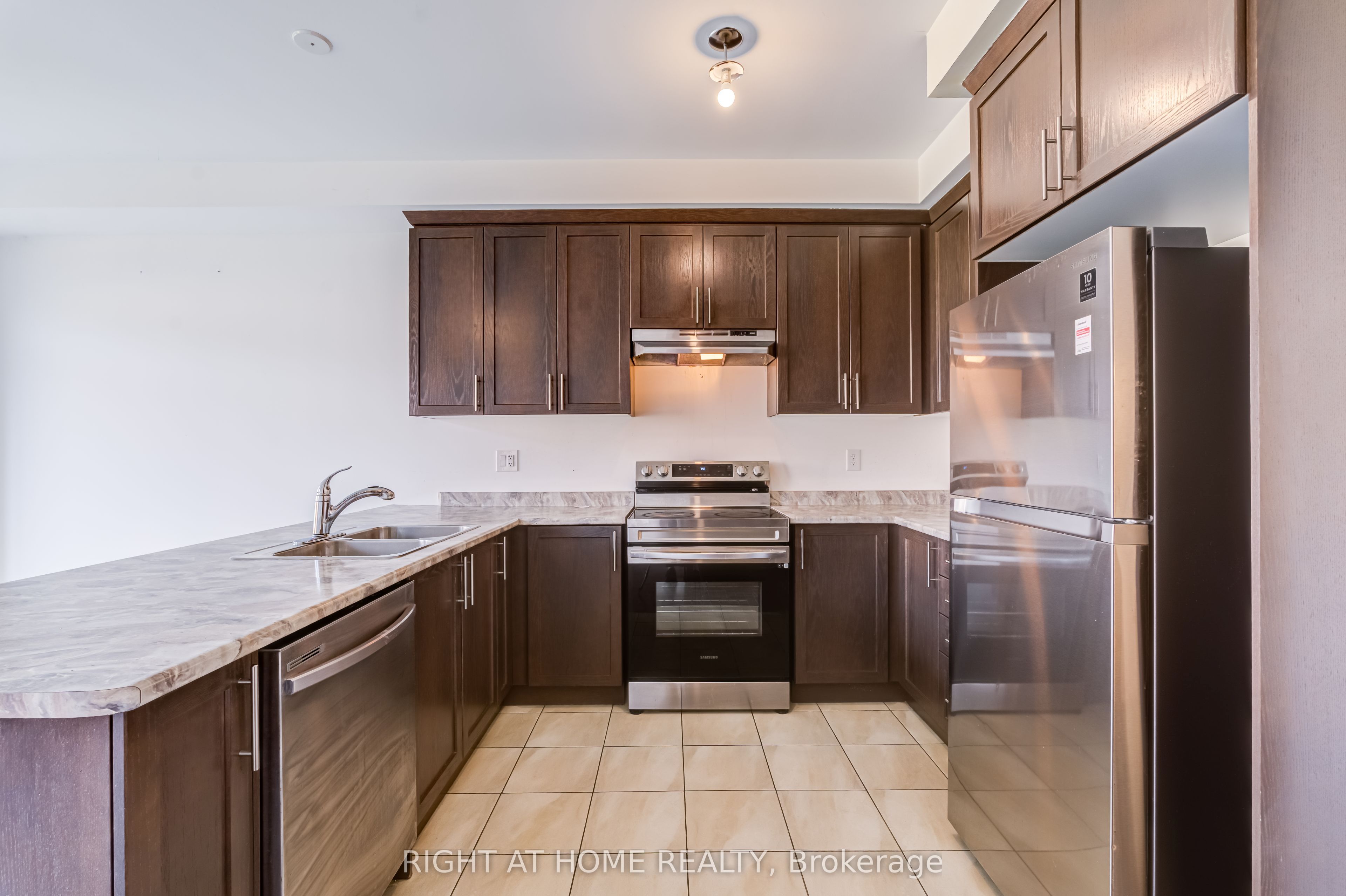 9 Bailey Street Property Photo 12