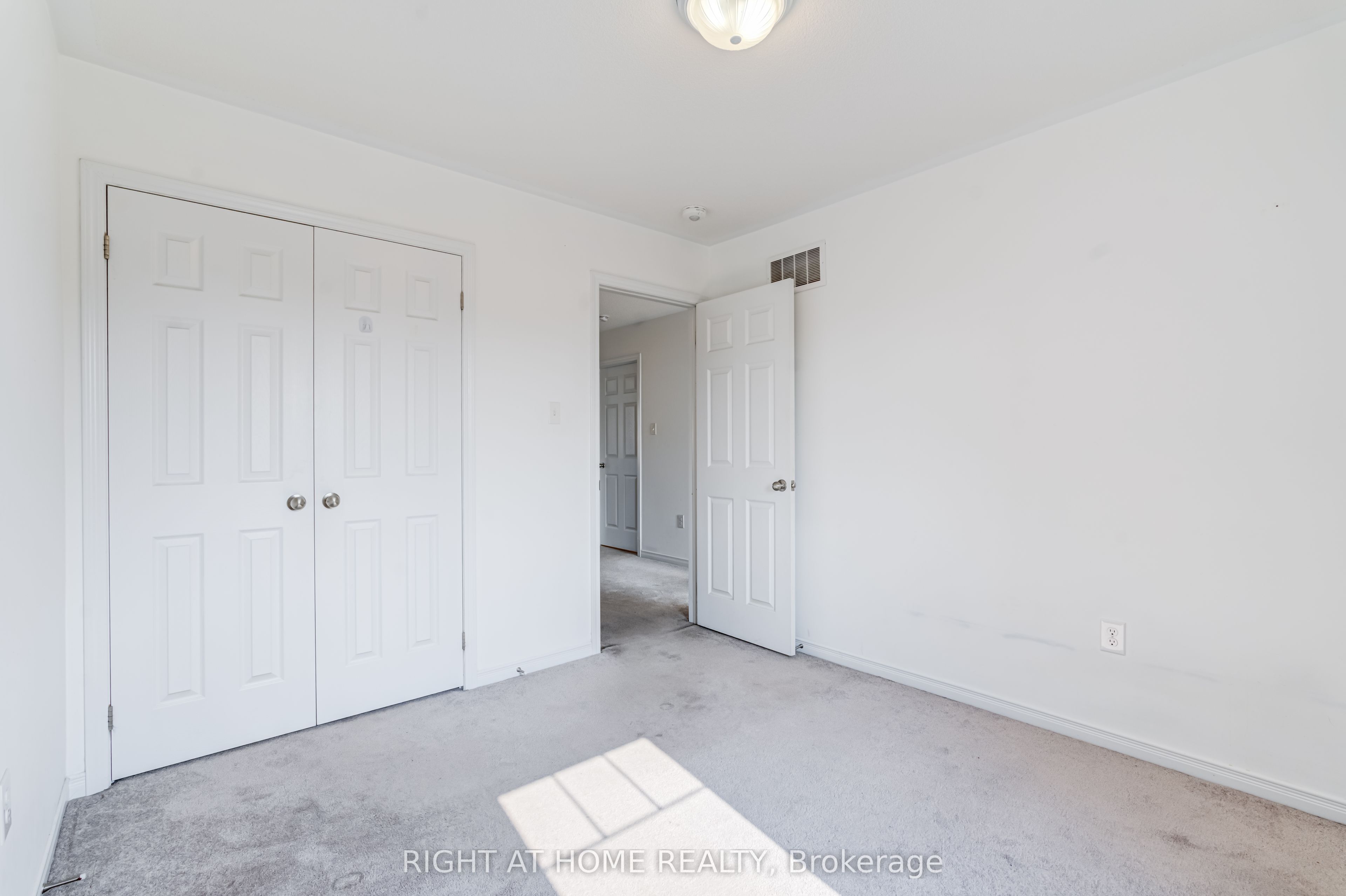 9 Bailey Street Property Photo 31