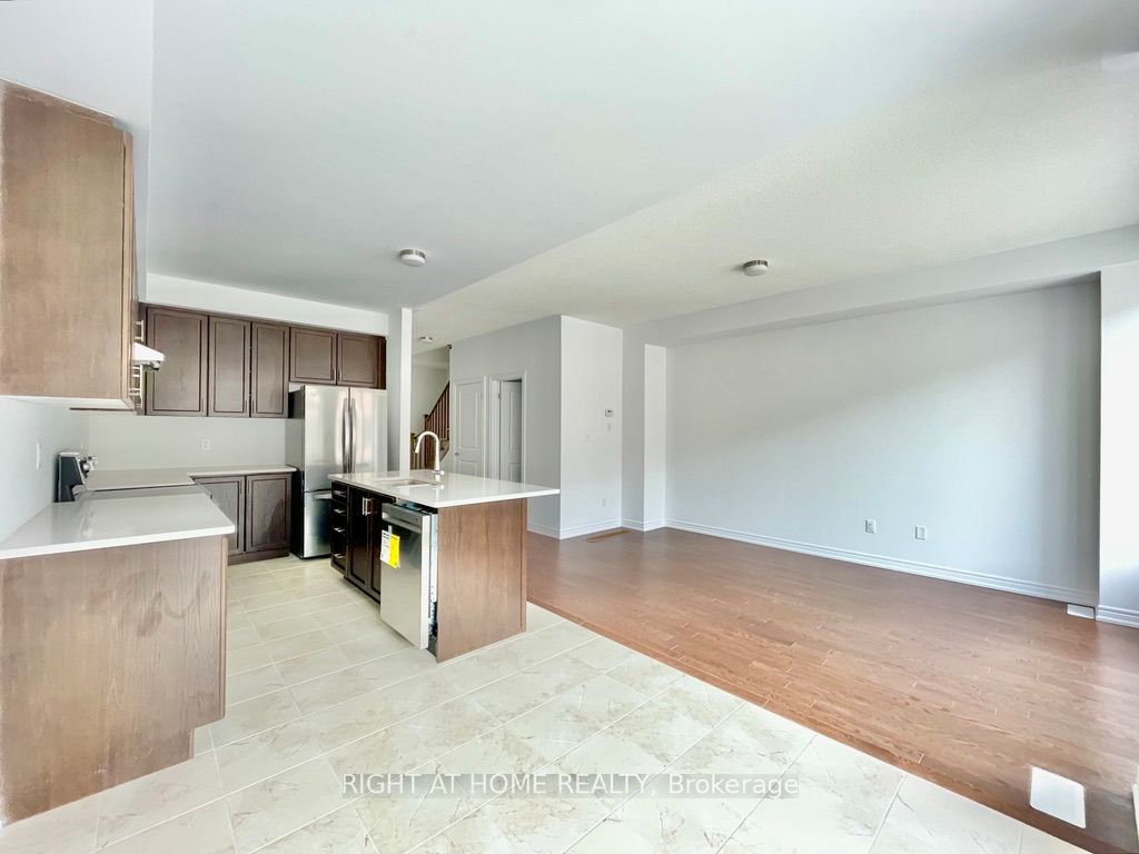 67 Milady Crescent Property Photo 3