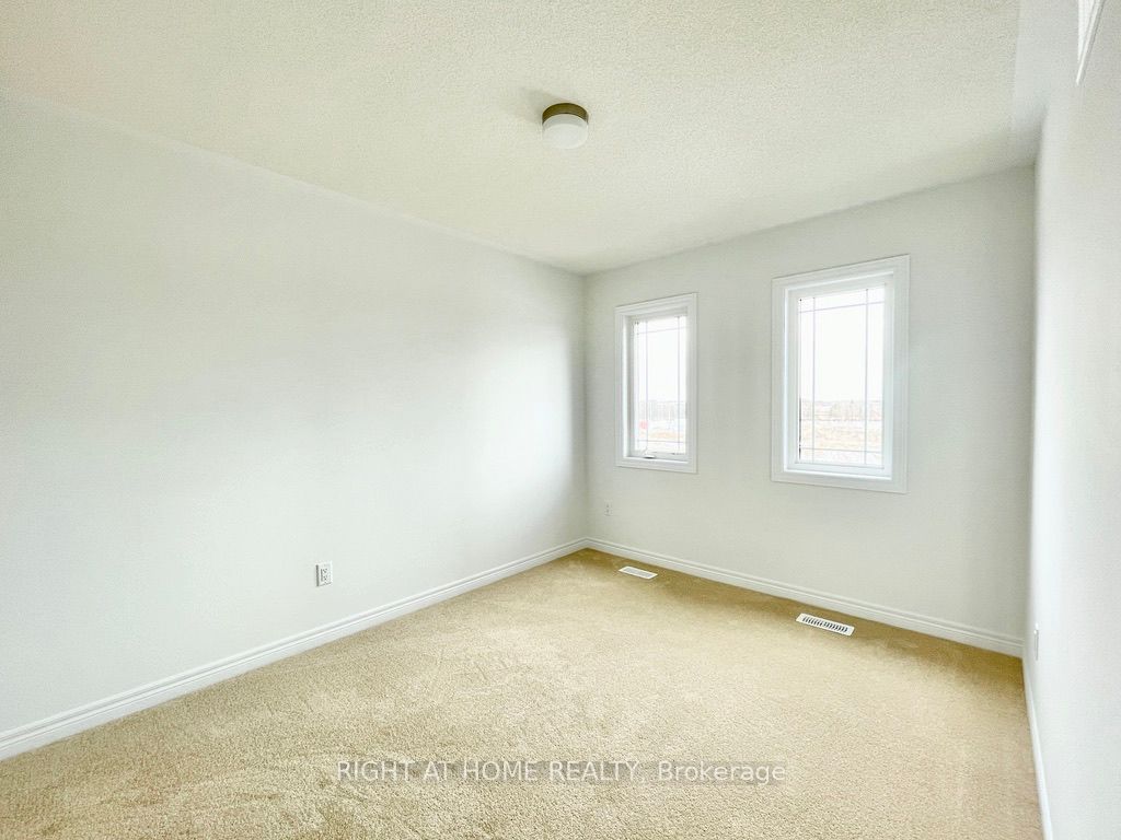 67 Milady Crescent Property Photo 12