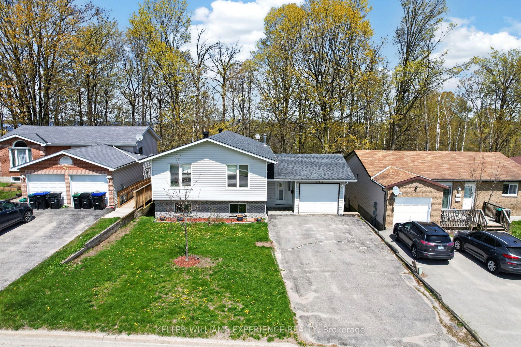 645 Bayview Drive Property Photo 2
