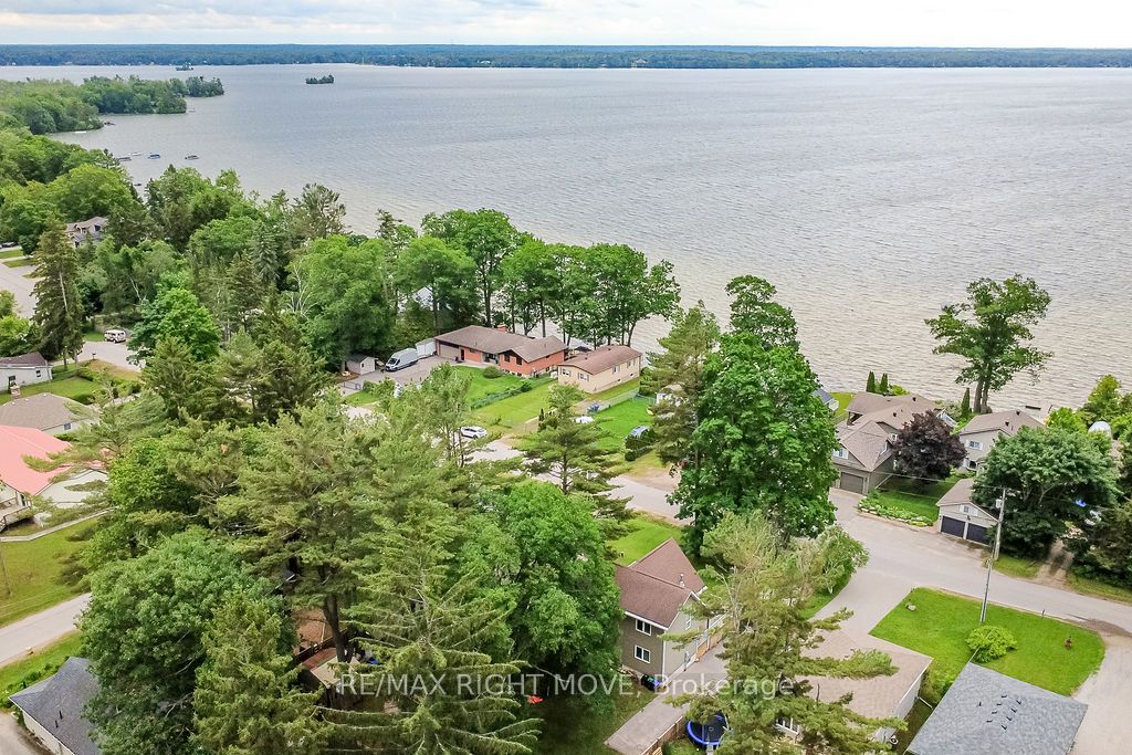 2956 Lakeside Drive Property Photo 3