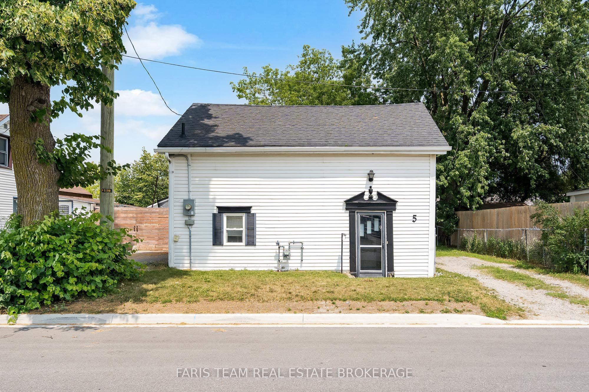 5 Robert Street Property Photo 1